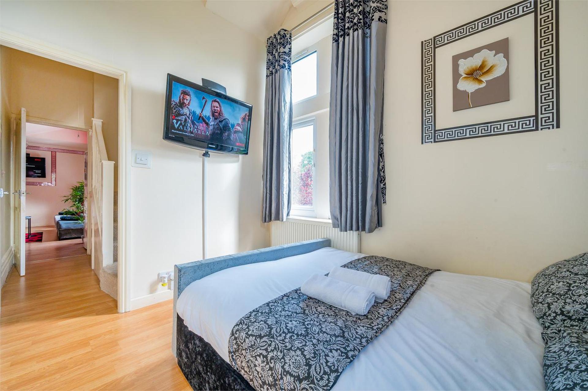 *G11H* for a cosy luxurious lovely stay + Free Parking + Free Fast WiFi perfect for work or pleasure*