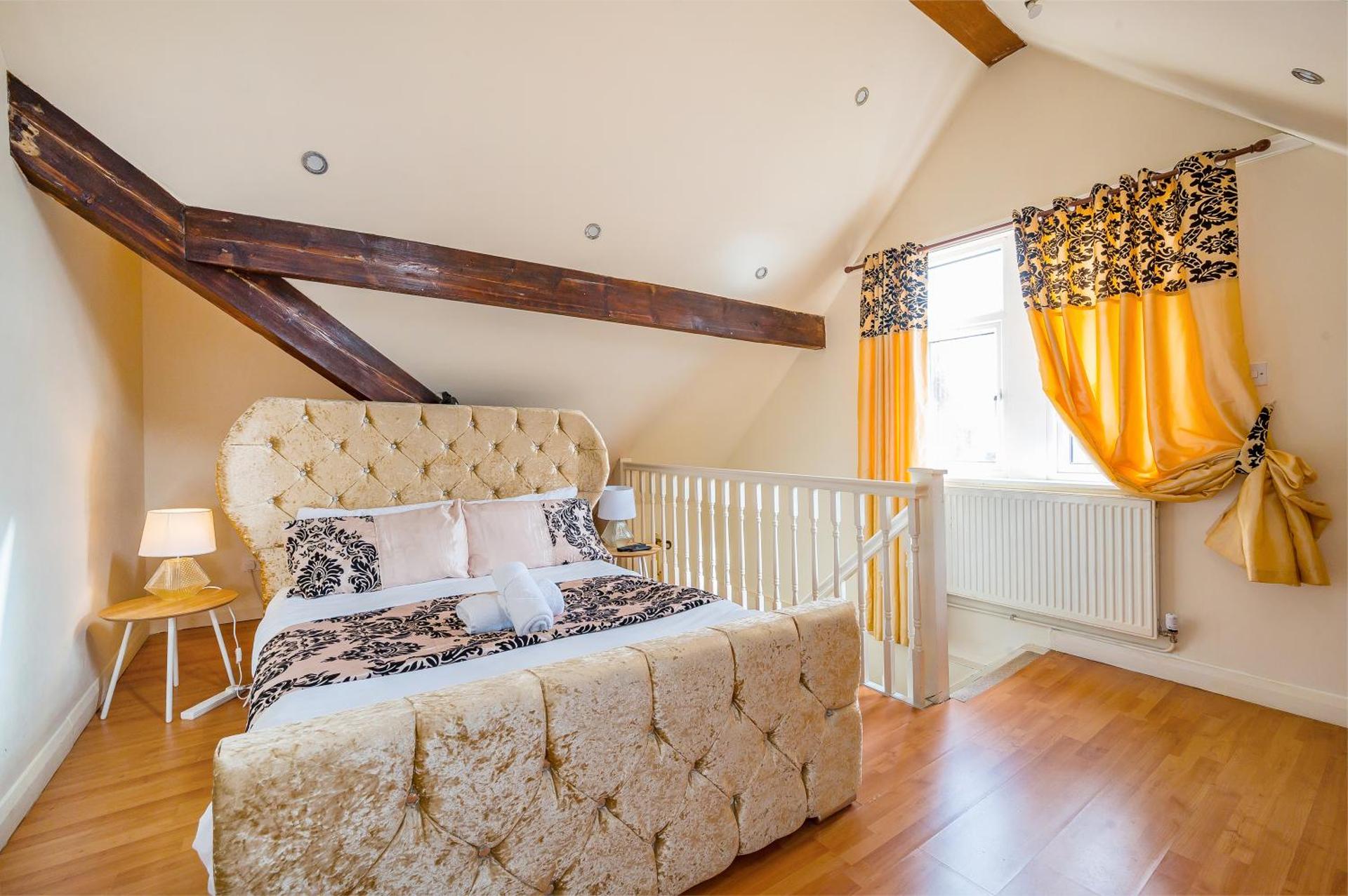 *G11H* for a cosy luxurious lovely stay + Free Parking + Free Fast WiFi perfect for work or pleasure*