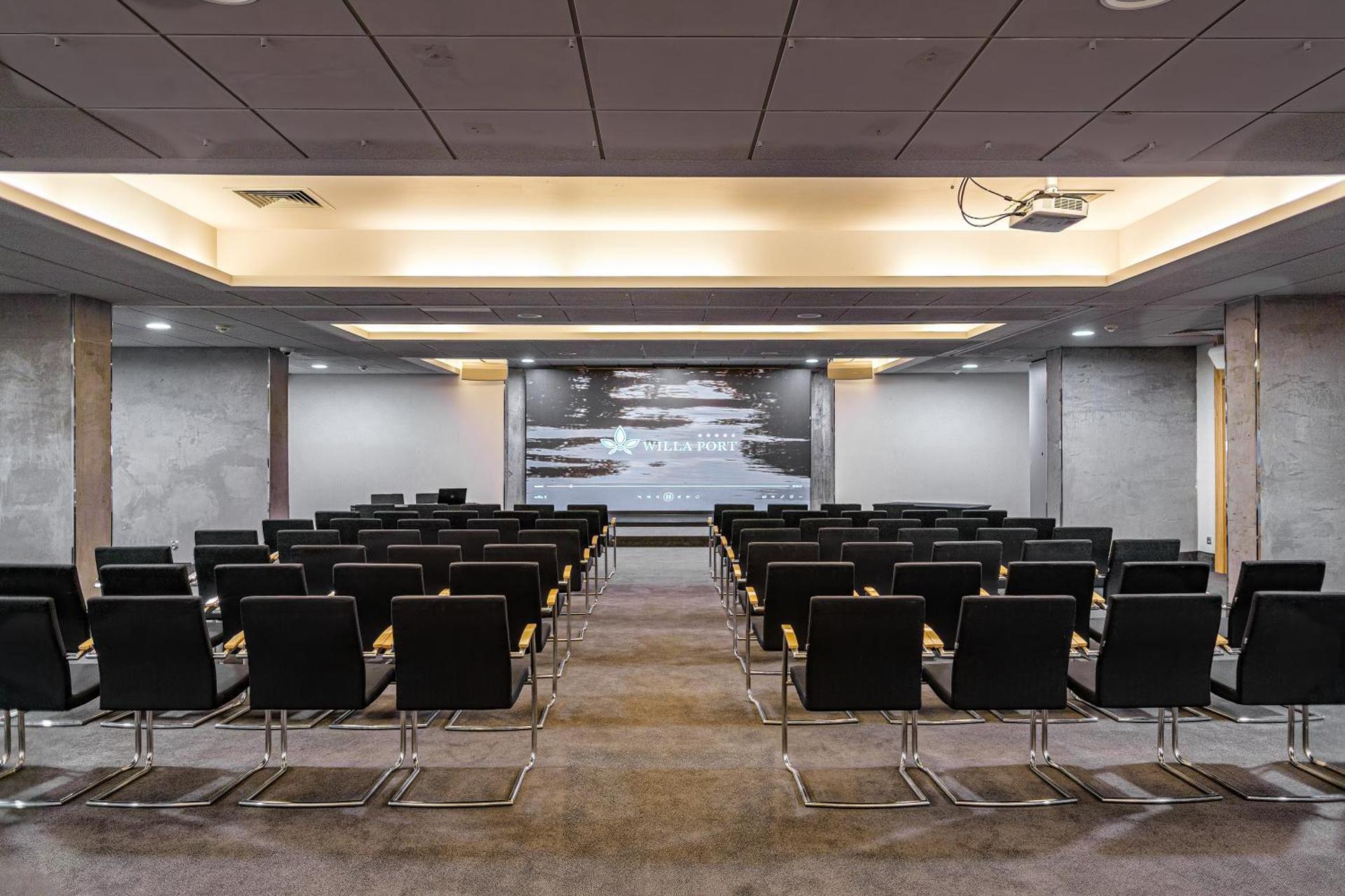 Meeting/conference room