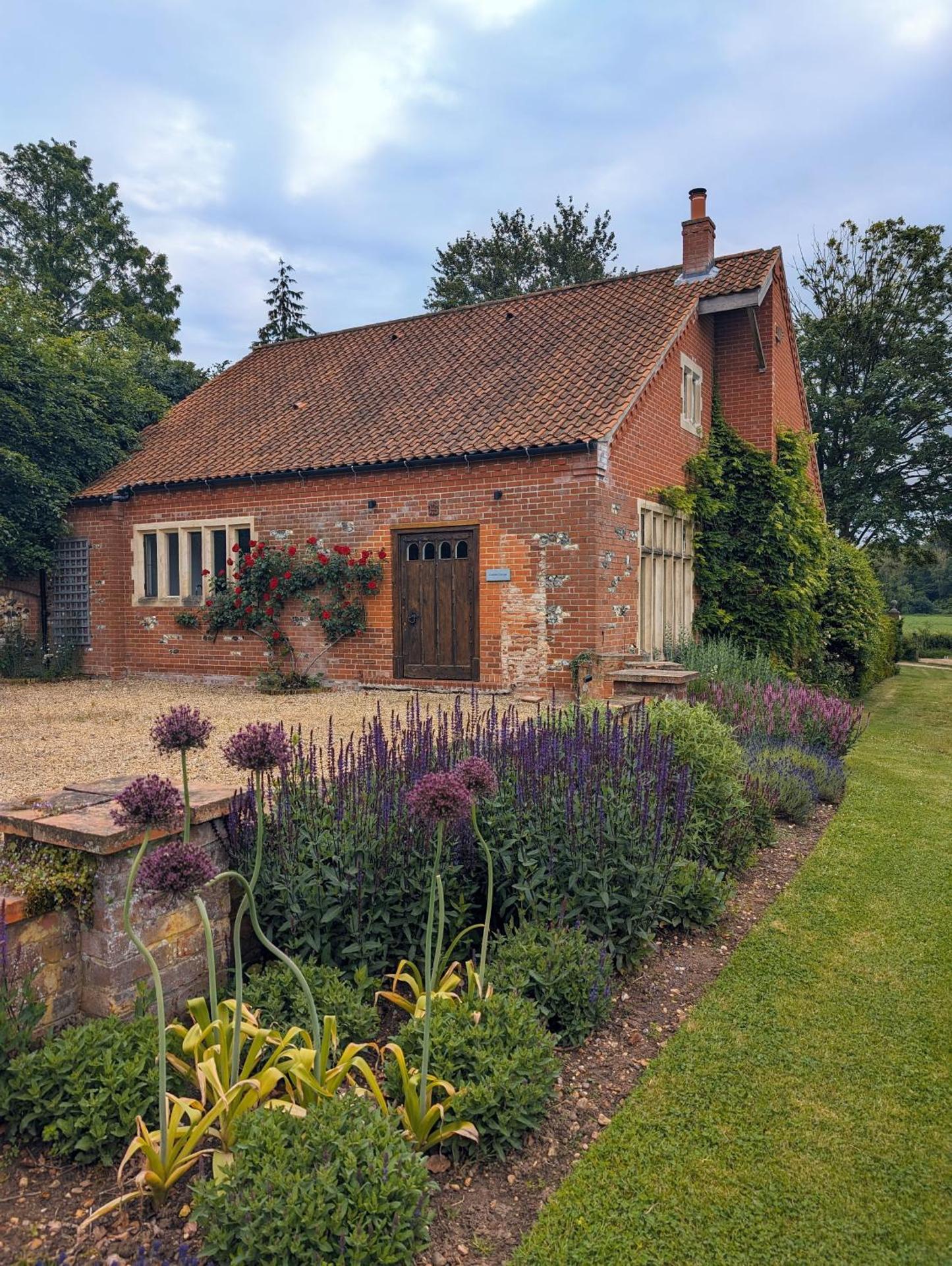 Garden Cottage 5 bedrooms set in 16 acres