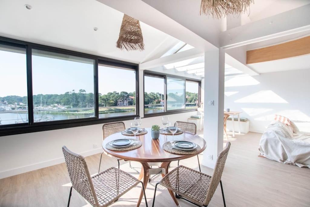 Pylos - Évasion haut de gamme, vue sur le port