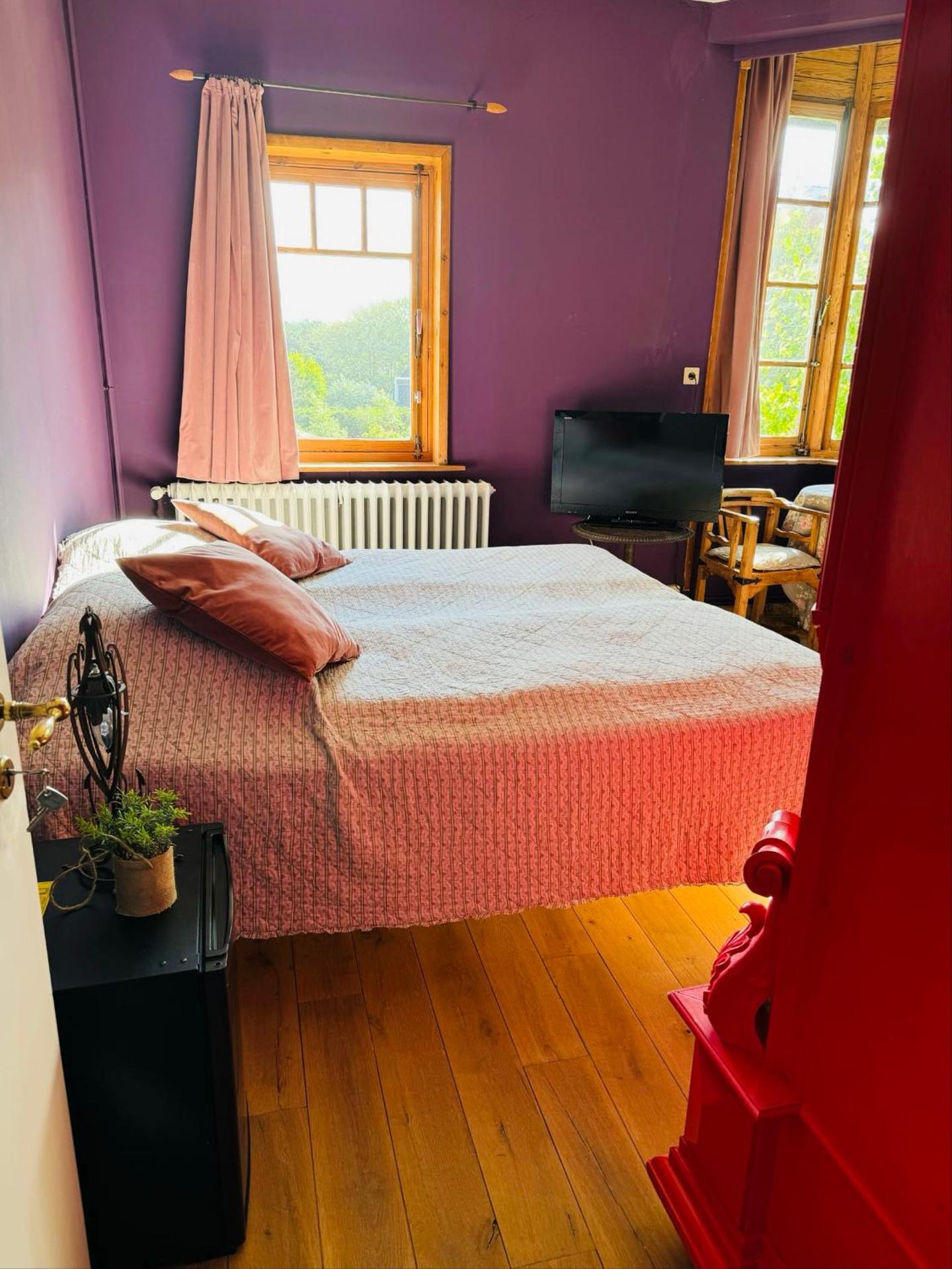 Ruime slaapkamers met badkamers in Belle Epoquevilla- concessiewijk De Haan