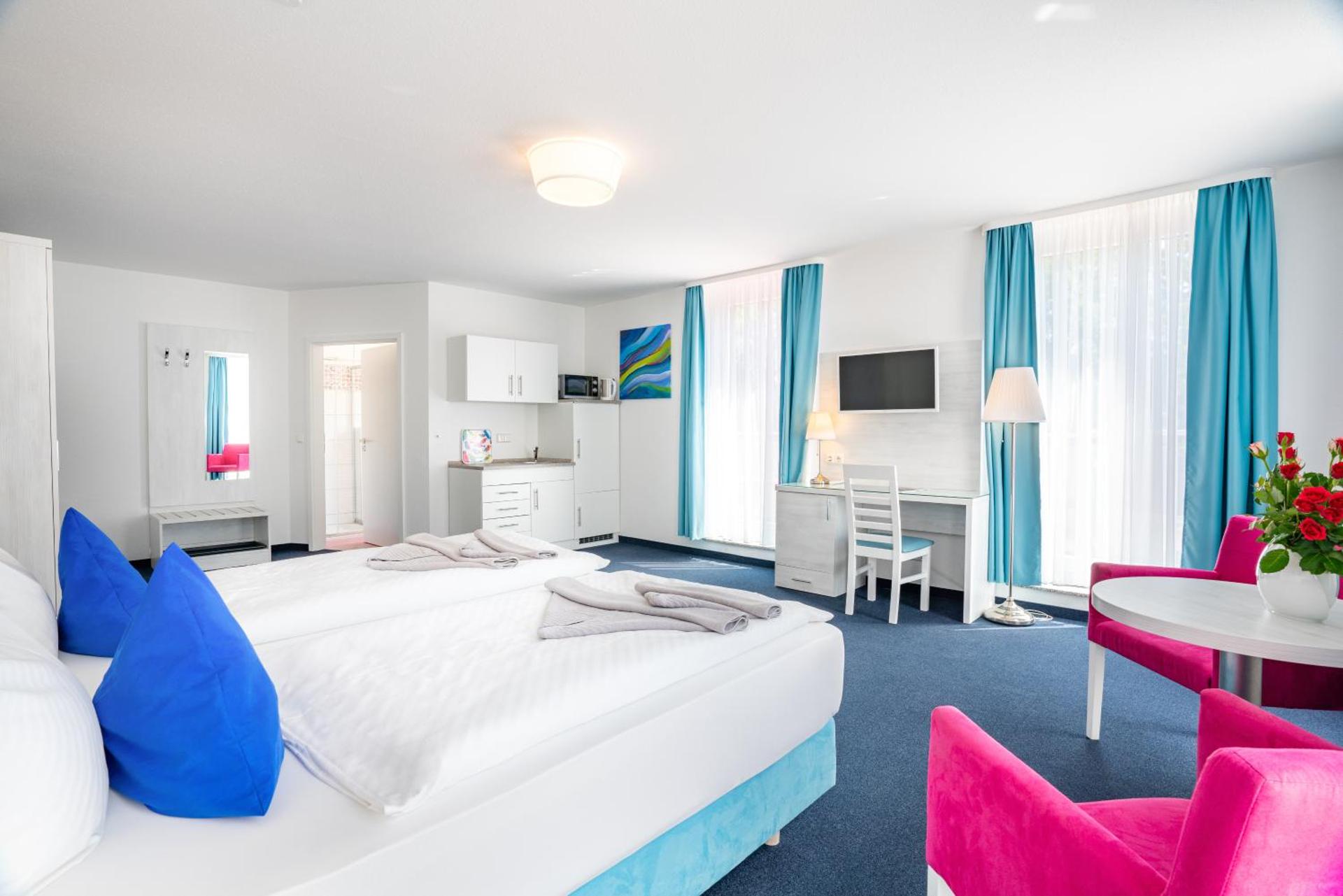 Communal lounge/ TV room