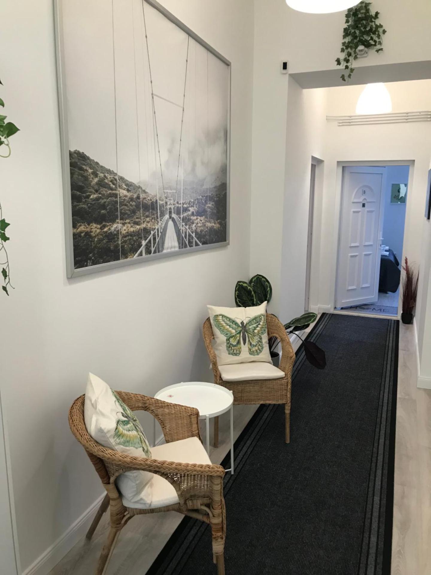 A Lovley newly decorated fully equipped apartment walking distance to the City Park where you will find the world famous Szechenyi thermal bath spa, Museums , and the Capital Circus , AC, smart TV, high speed internet