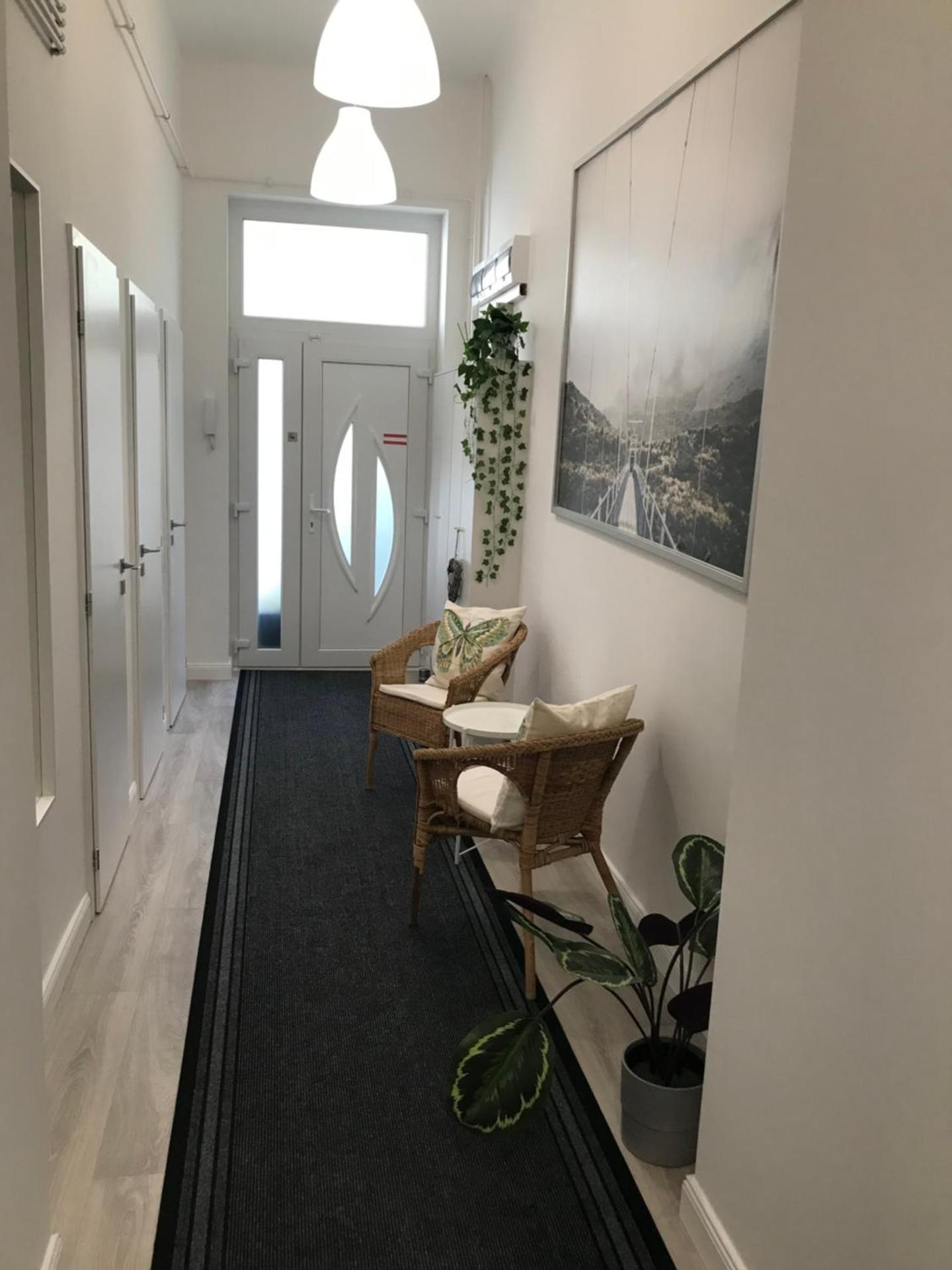 A Lovley newly decorated fully equipped apartment walking distance to the City Park where you will find the world famous Szechenyi thermal bath spa, Museums , and the Capital Circus , AC, smart TV, high speed internet