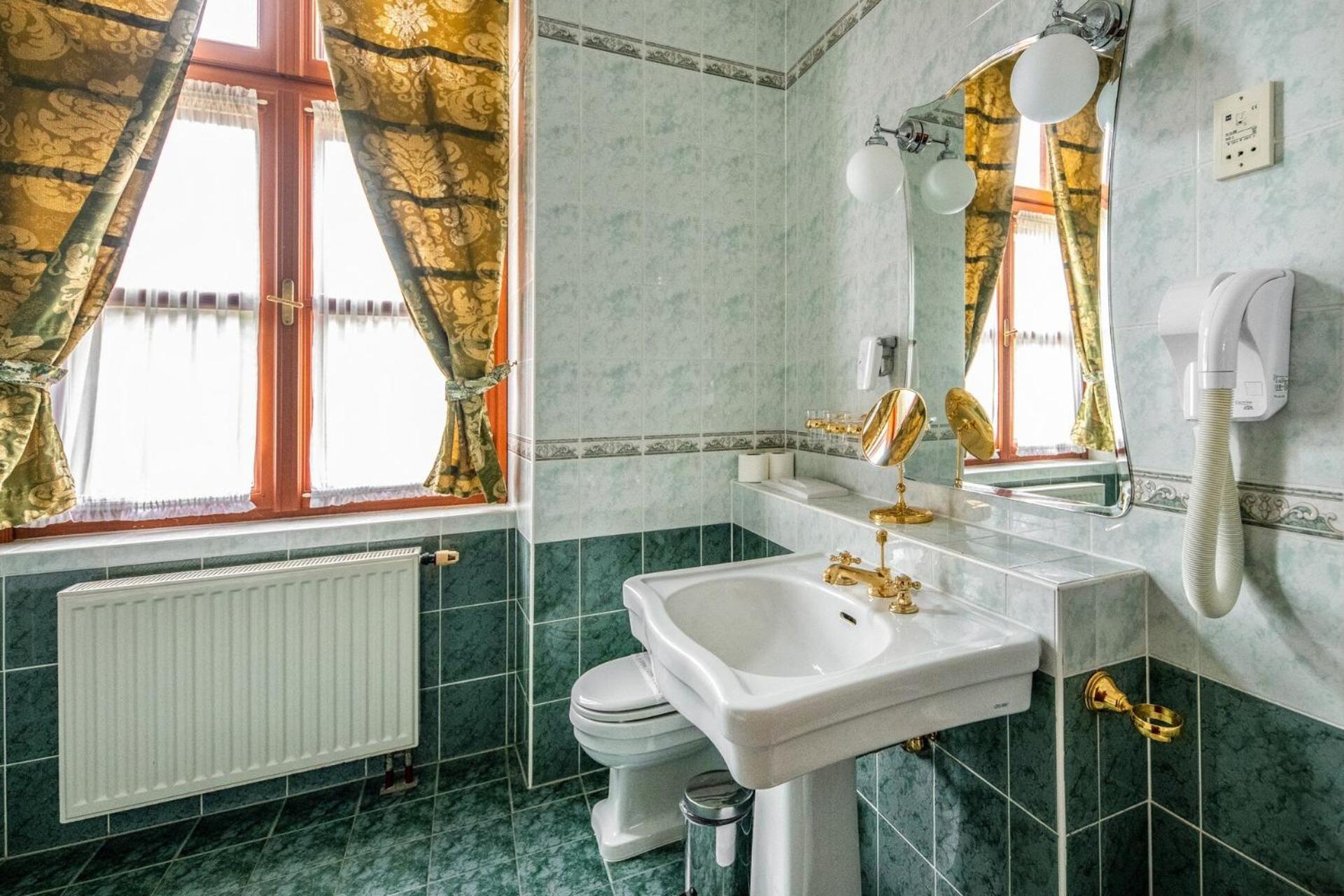 Superior Deluxe Double or Twin Room 