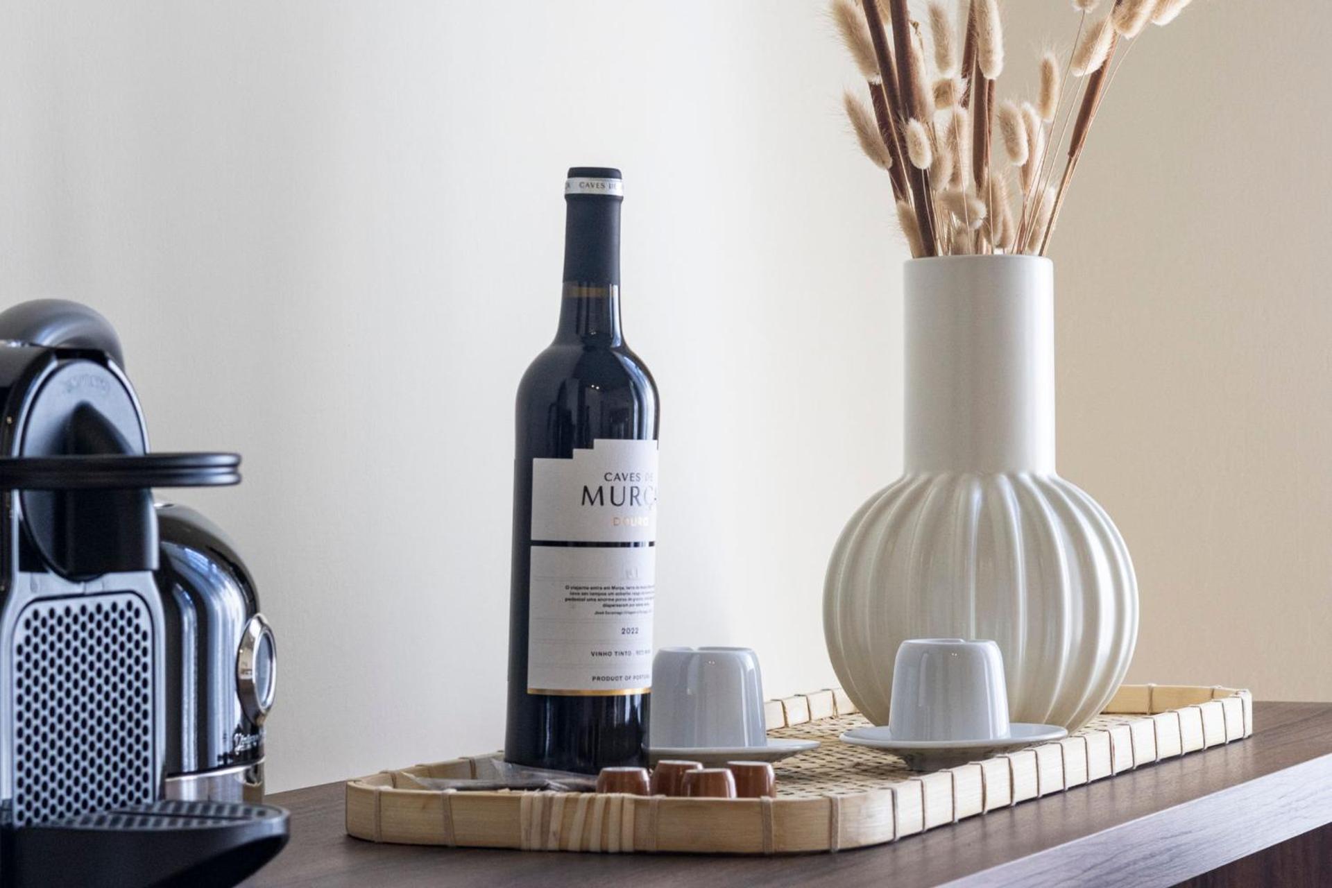 Guesthouse Bonjardim by LovelyStay