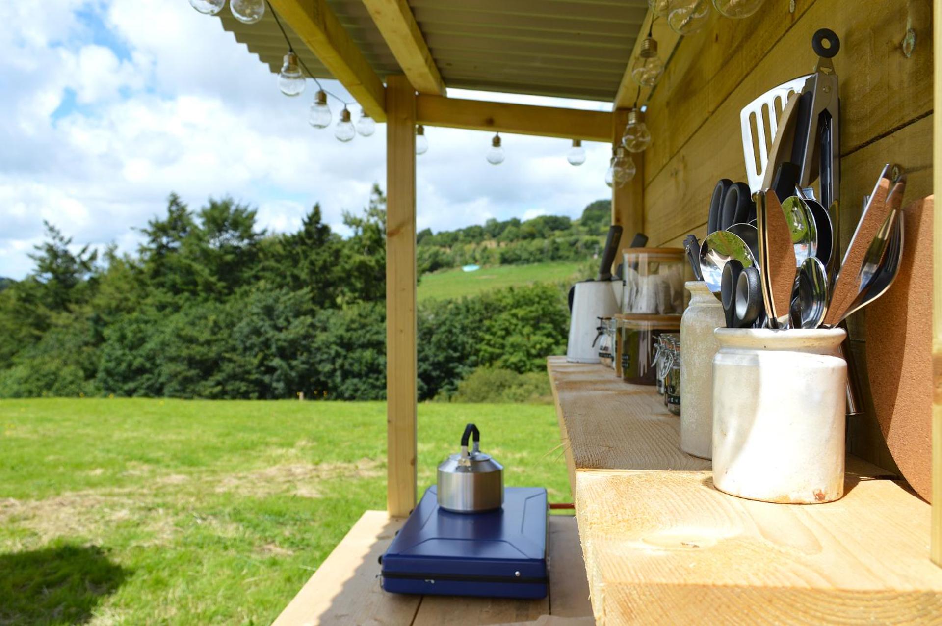 Tylda Tents at Tregonetha Lake - 5m Luxury Bell Tent "Moorhen"