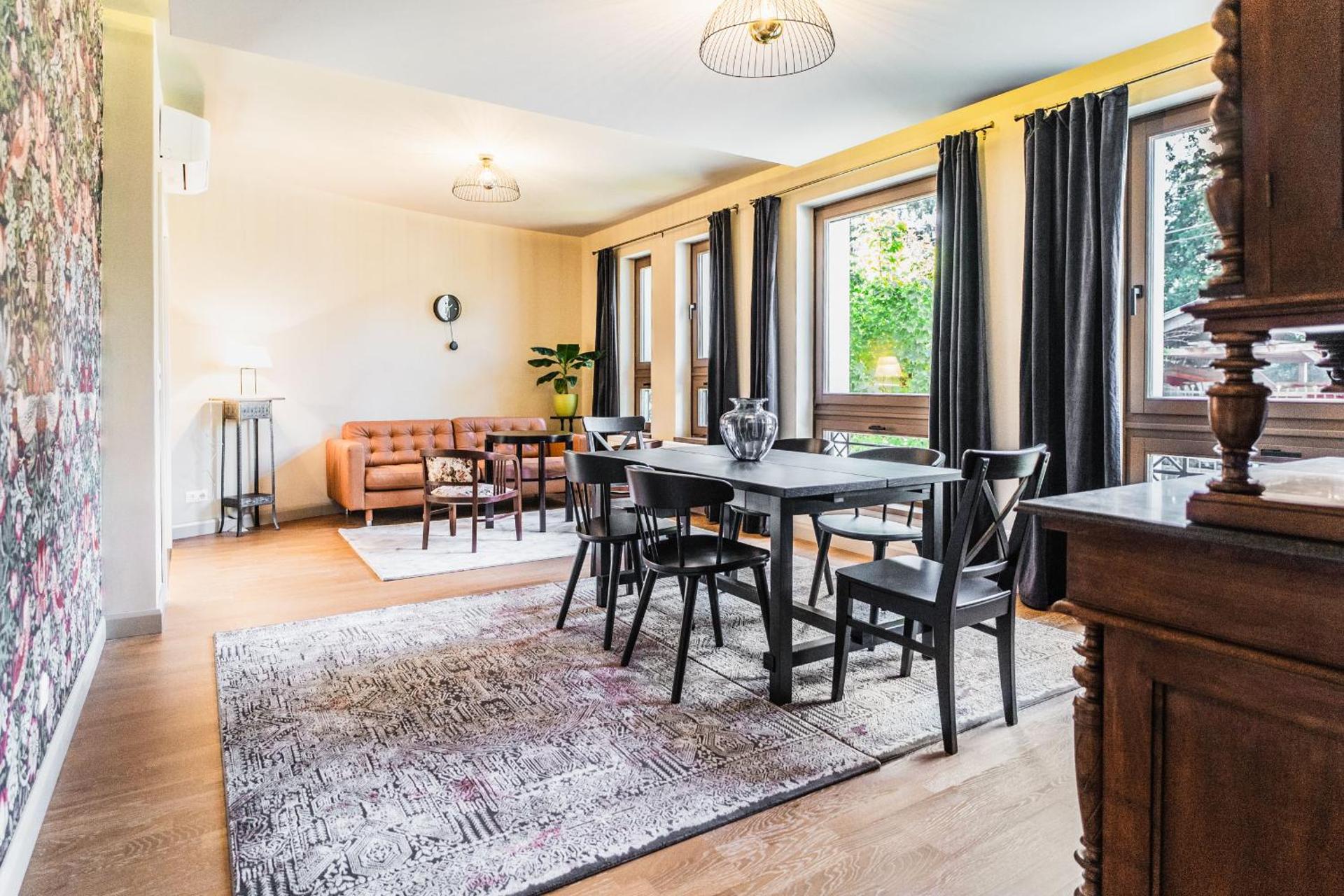 Communal lounge/ TV room