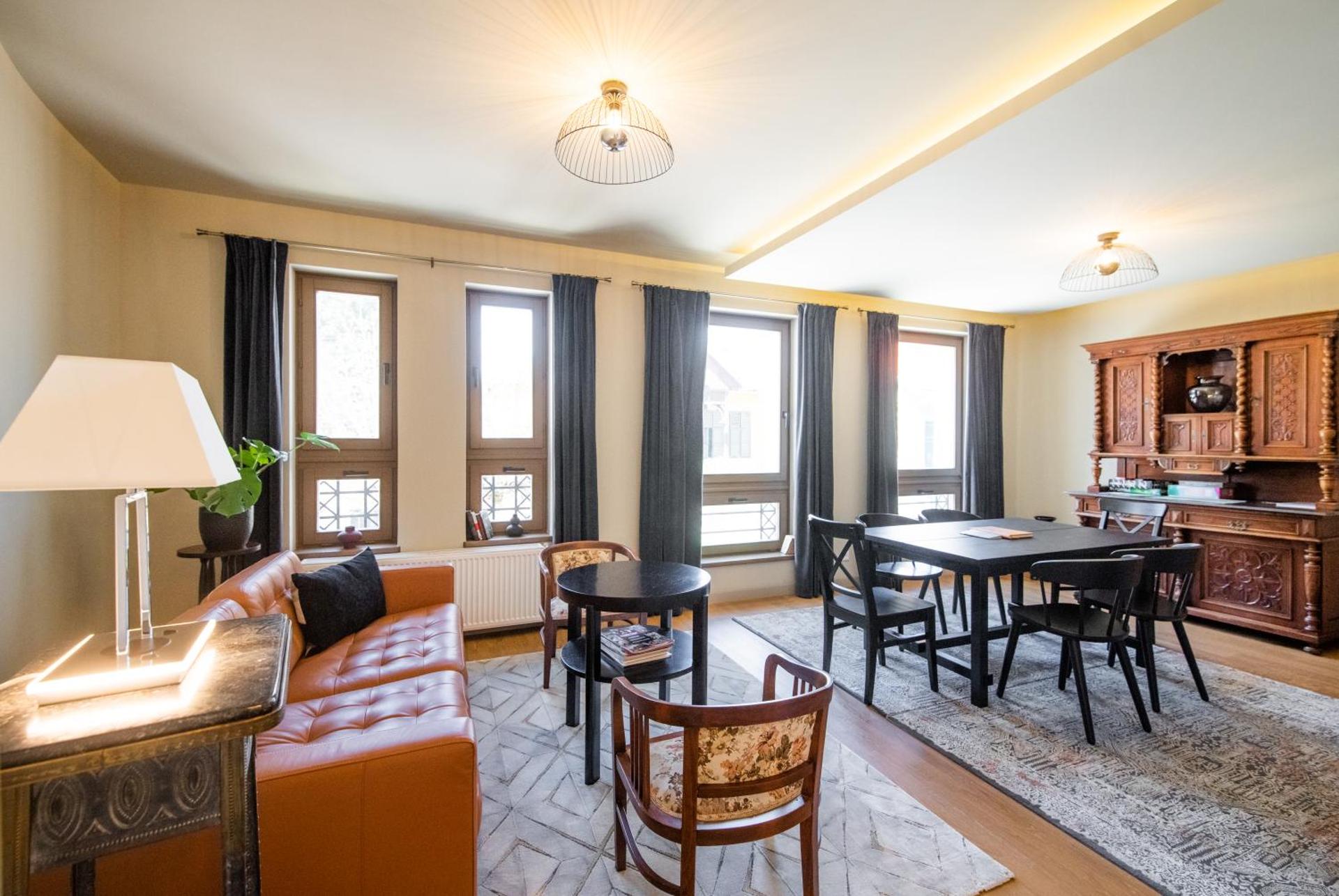 Communal lounge/ TV room