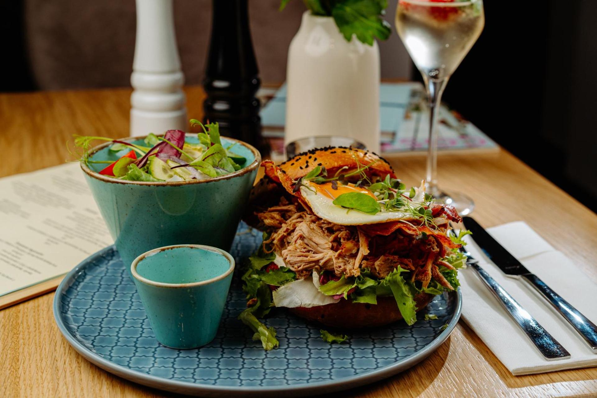 Restaurant/places to eat