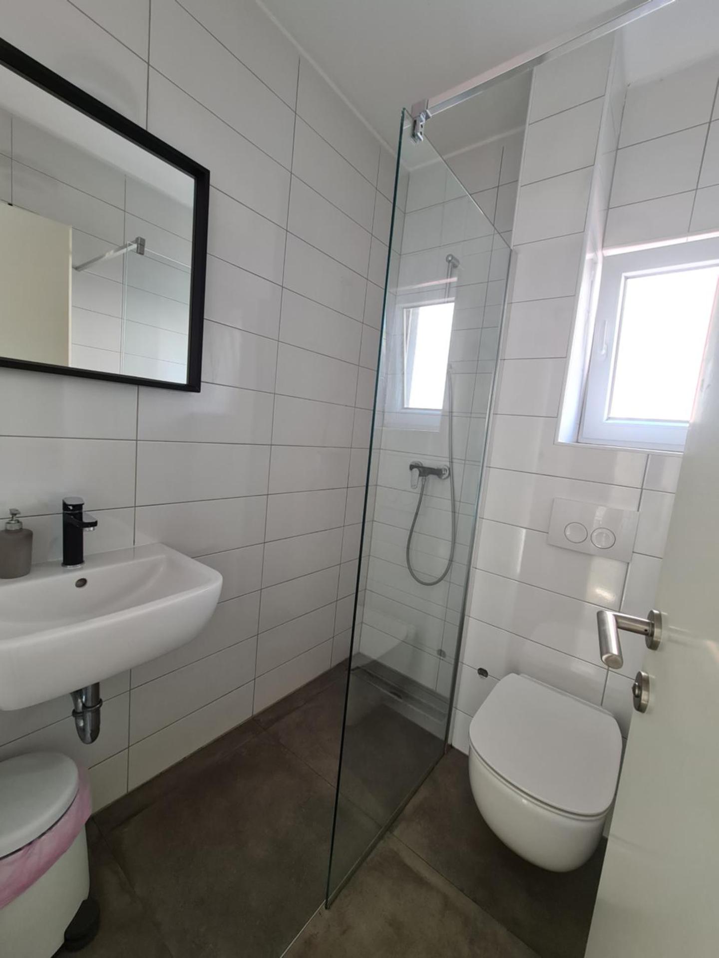 SUBTUB Hostel Makarska