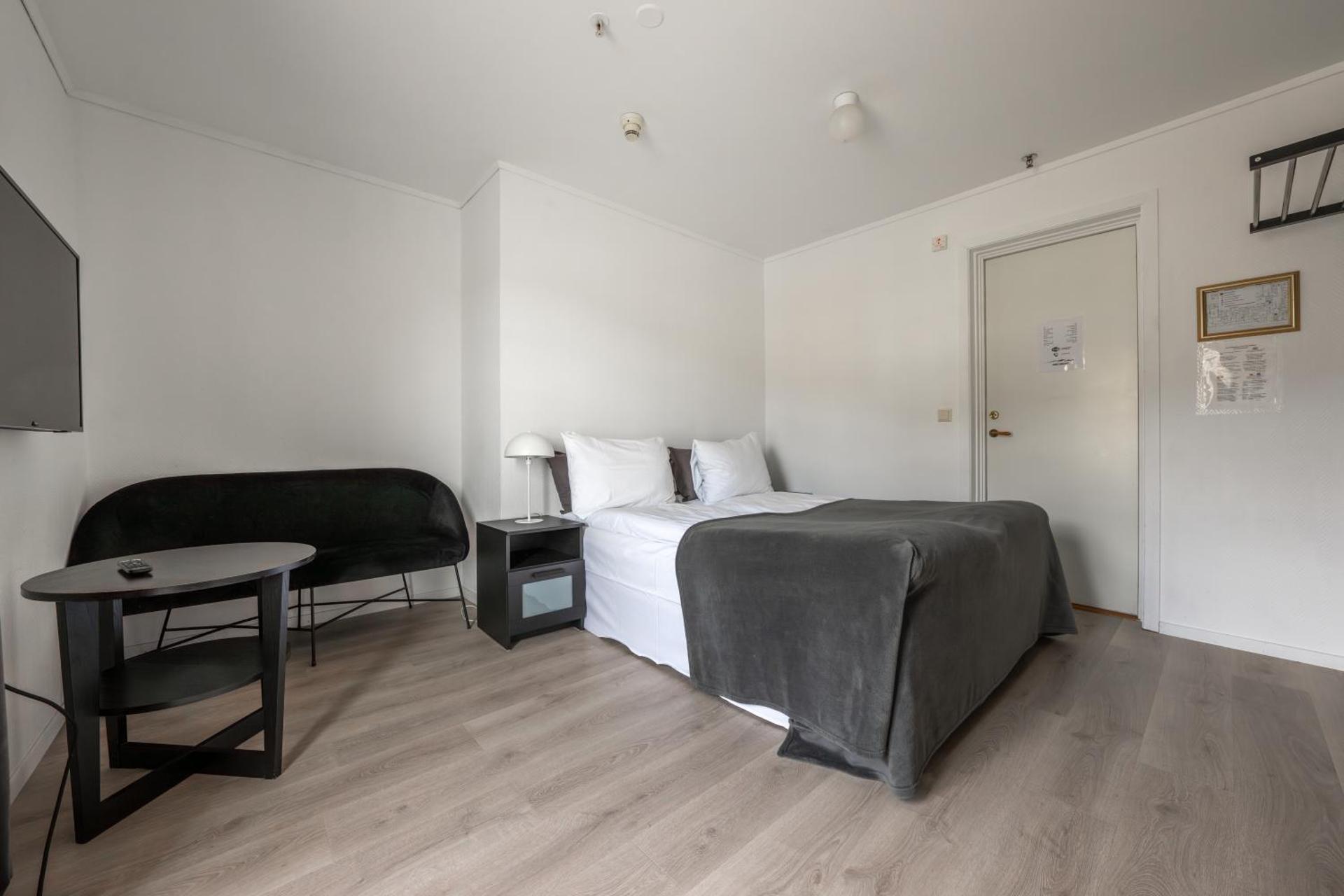 Sunde Fjord Hotel, free and easy parking