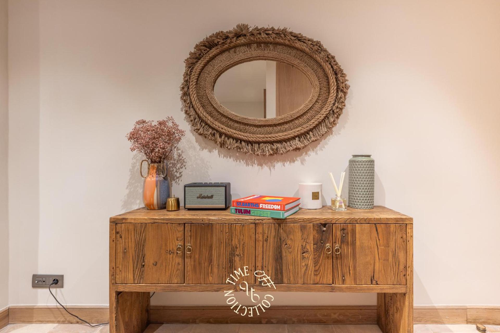 Domaine du Manouiyé by Time Off Collection