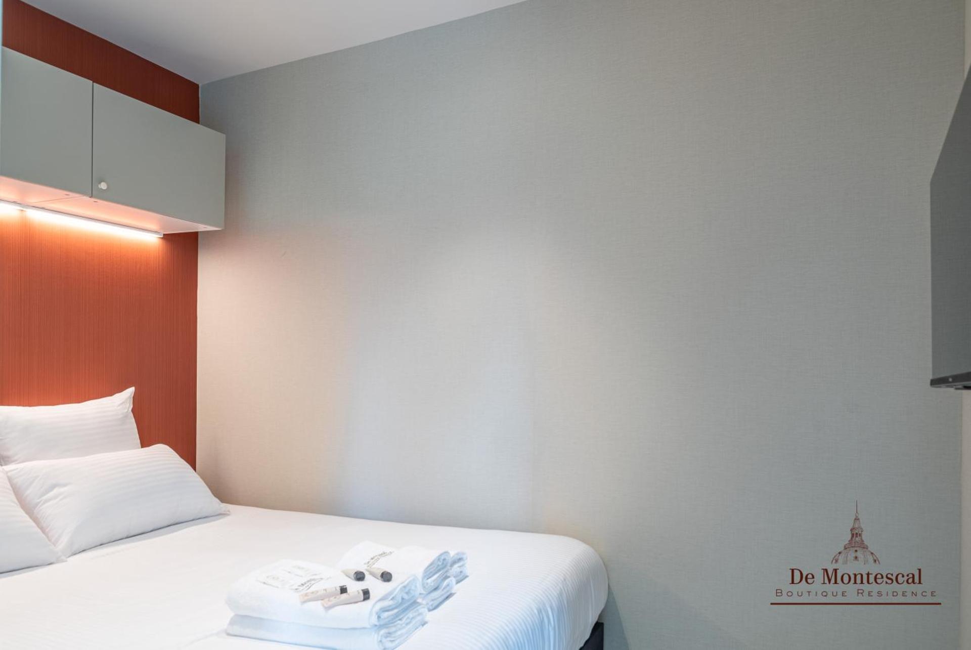 De Montescal - SPA Tub and AC Cosy apartment a prime location 40m2