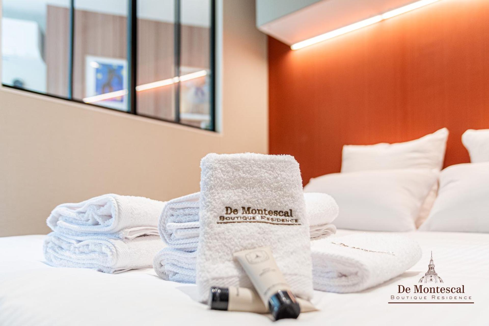 De Montescal - SPA Tub and AC Cosy apartment a prime location 40m2