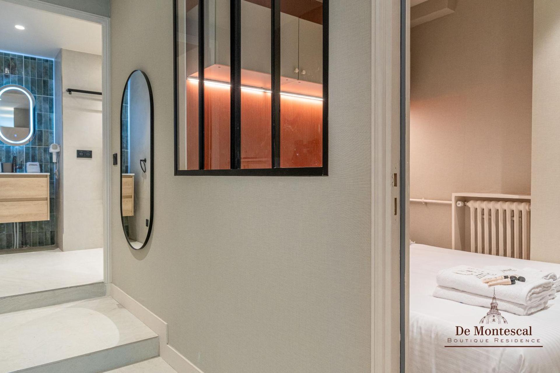 De Montescal - SPA Tub and AC Cosy apartment a prime location 40m2