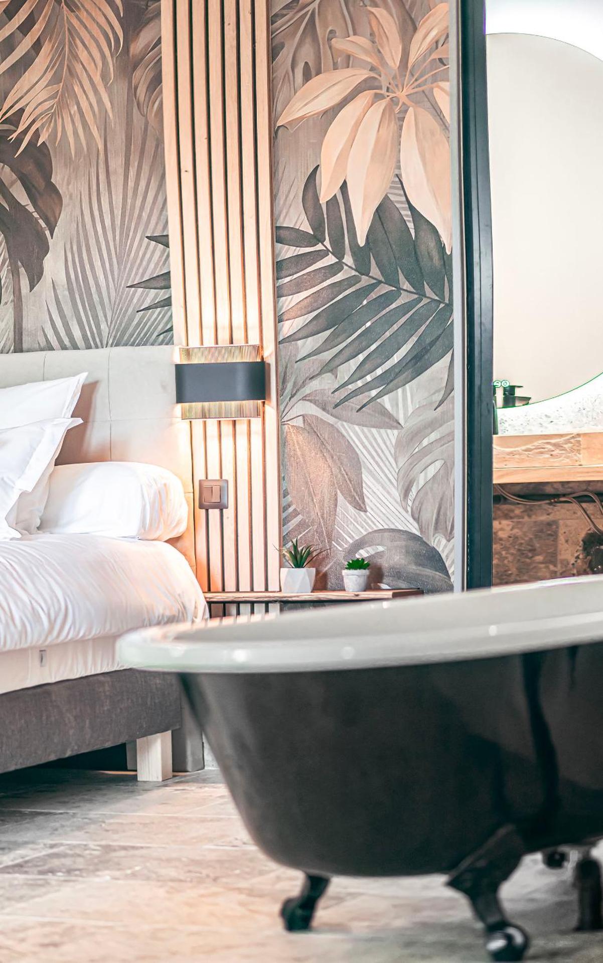 Suite with Mountain View