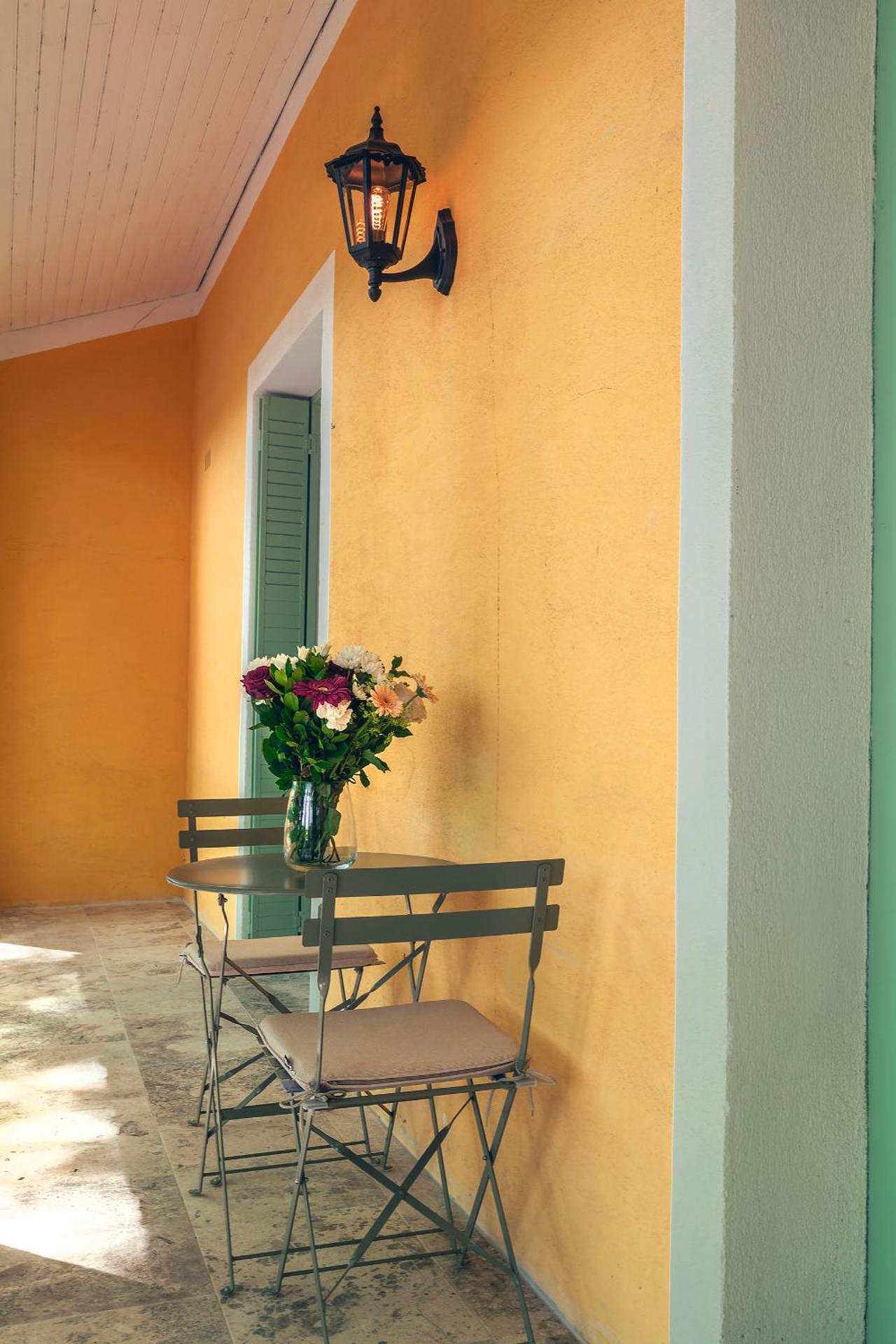 Suite with Mountain View