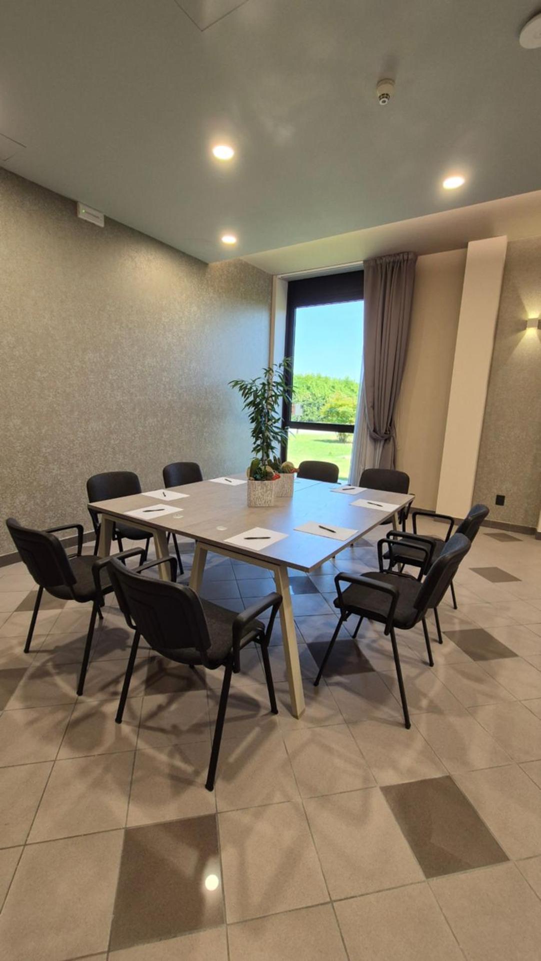 Meeting/conference room