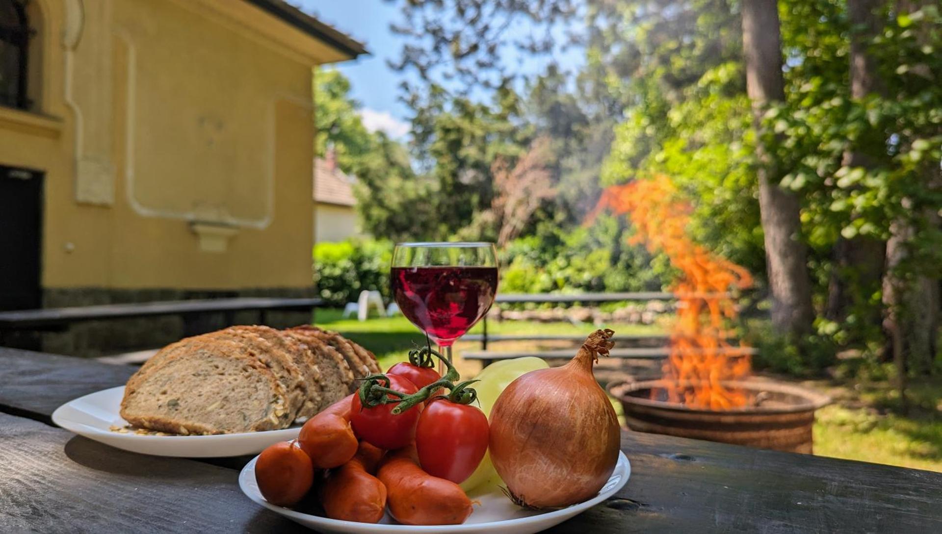 Magyaros-szecessziós Villa