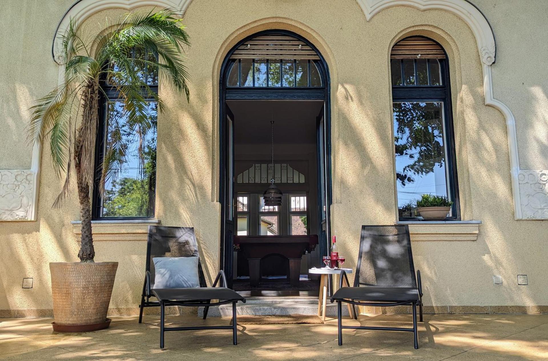 Magyaros-szecessziós Villa