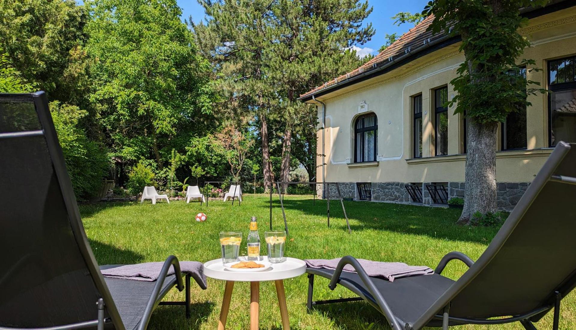 Magyaros-szecessziós Villa