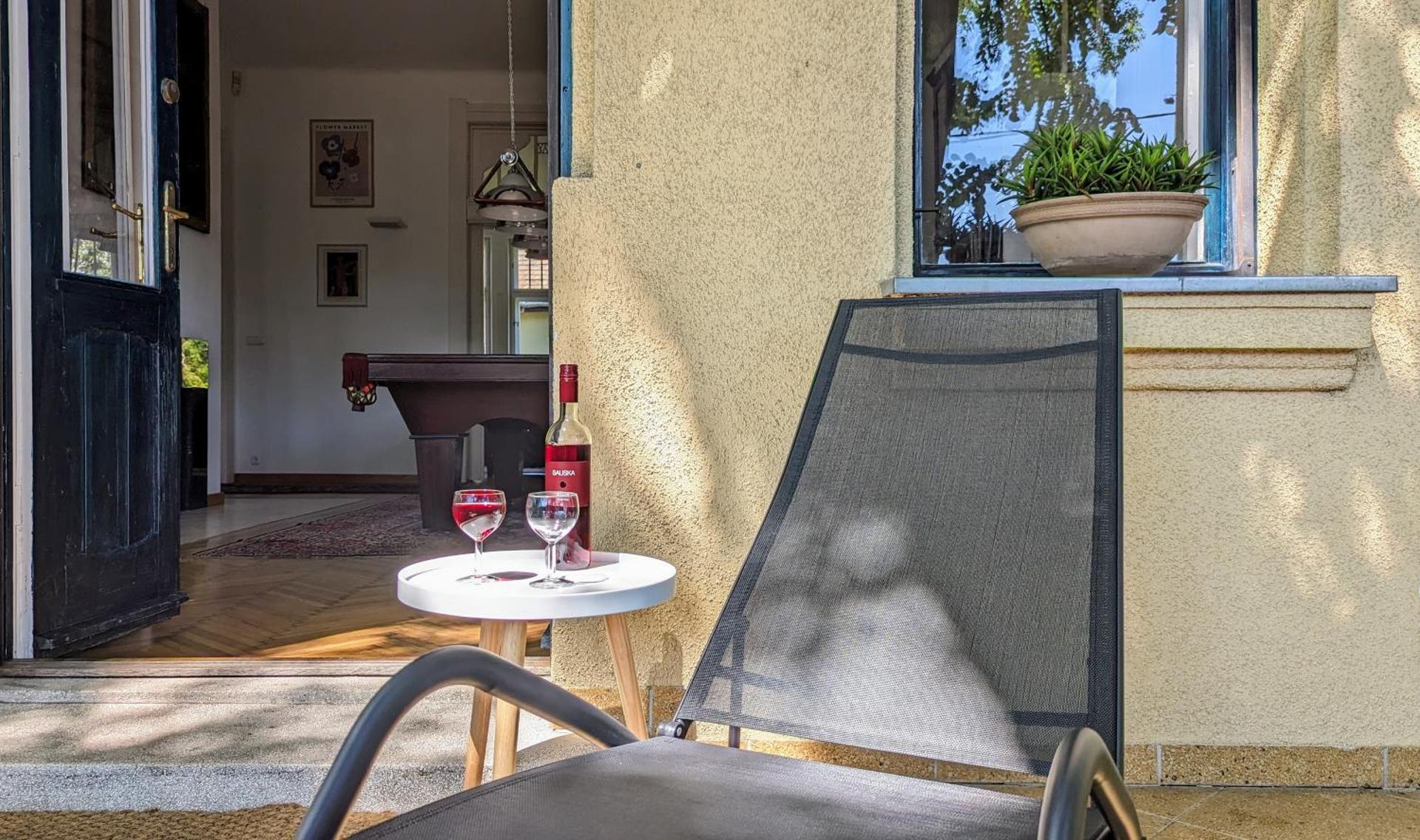 Magyaros-szecessziós Villa