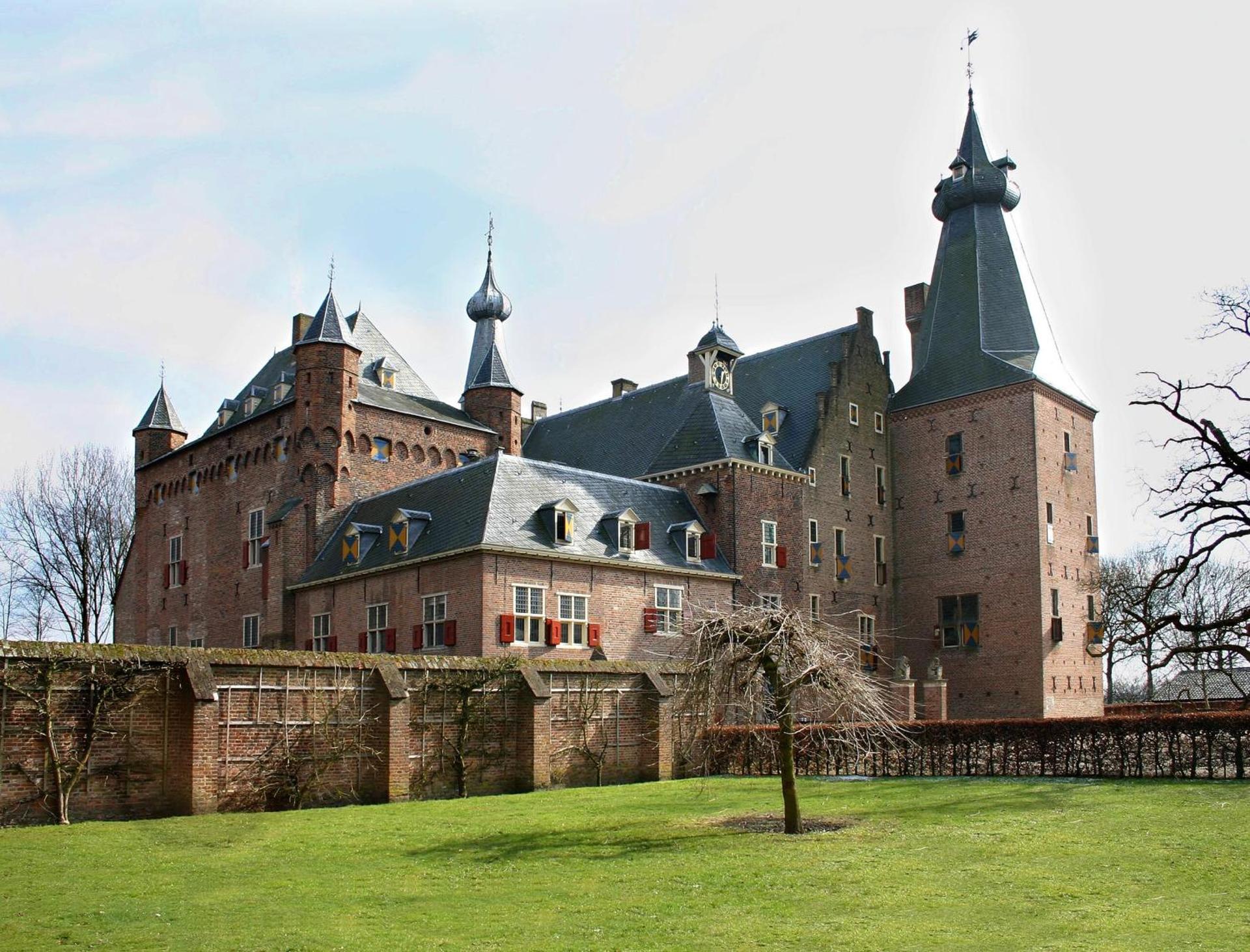 Goldenescape 6P Vip huis met Royale tuin en hottub 110