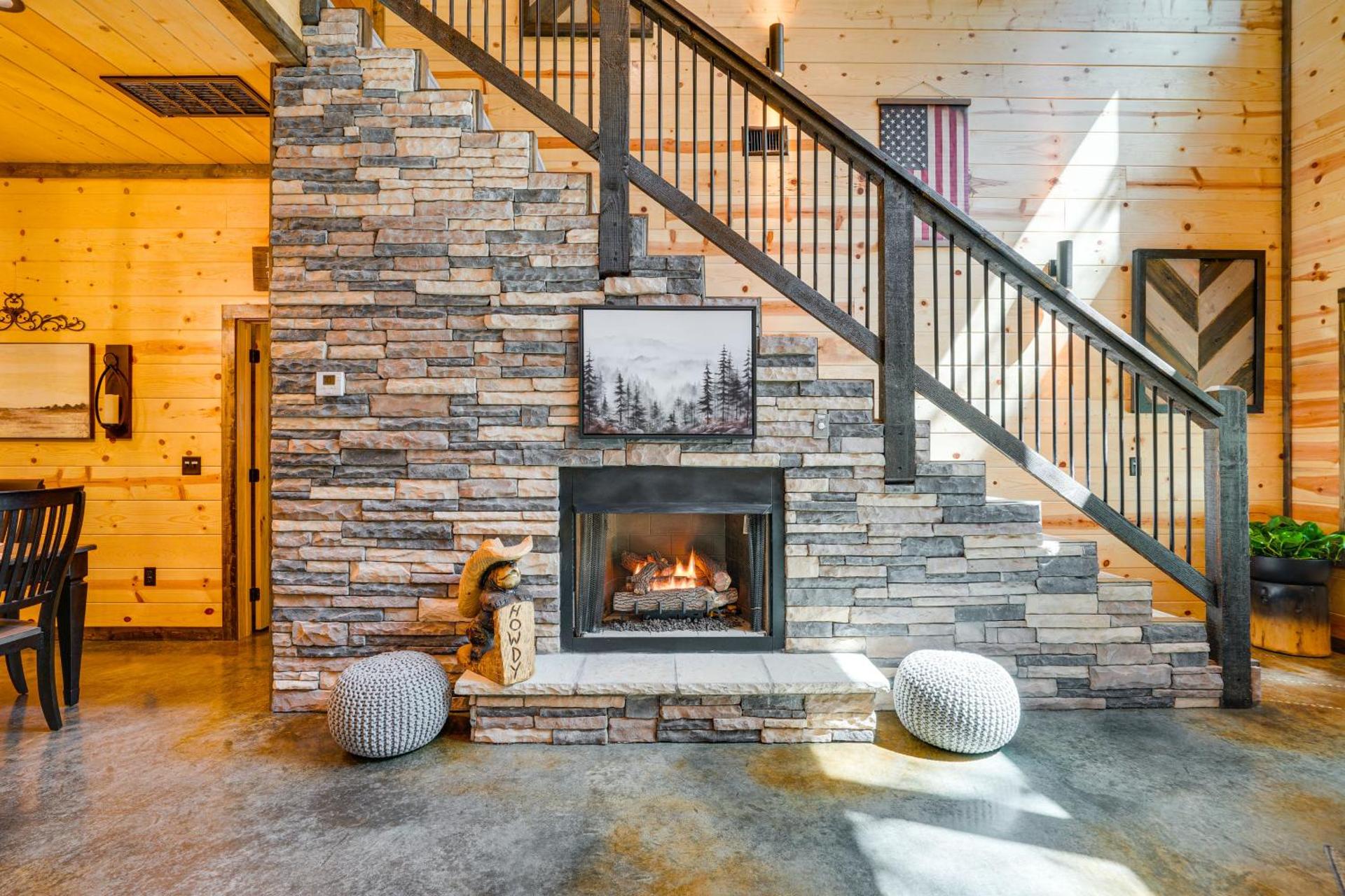 Broken Bow Cabin Near Choctaw Casino Hot Tub!