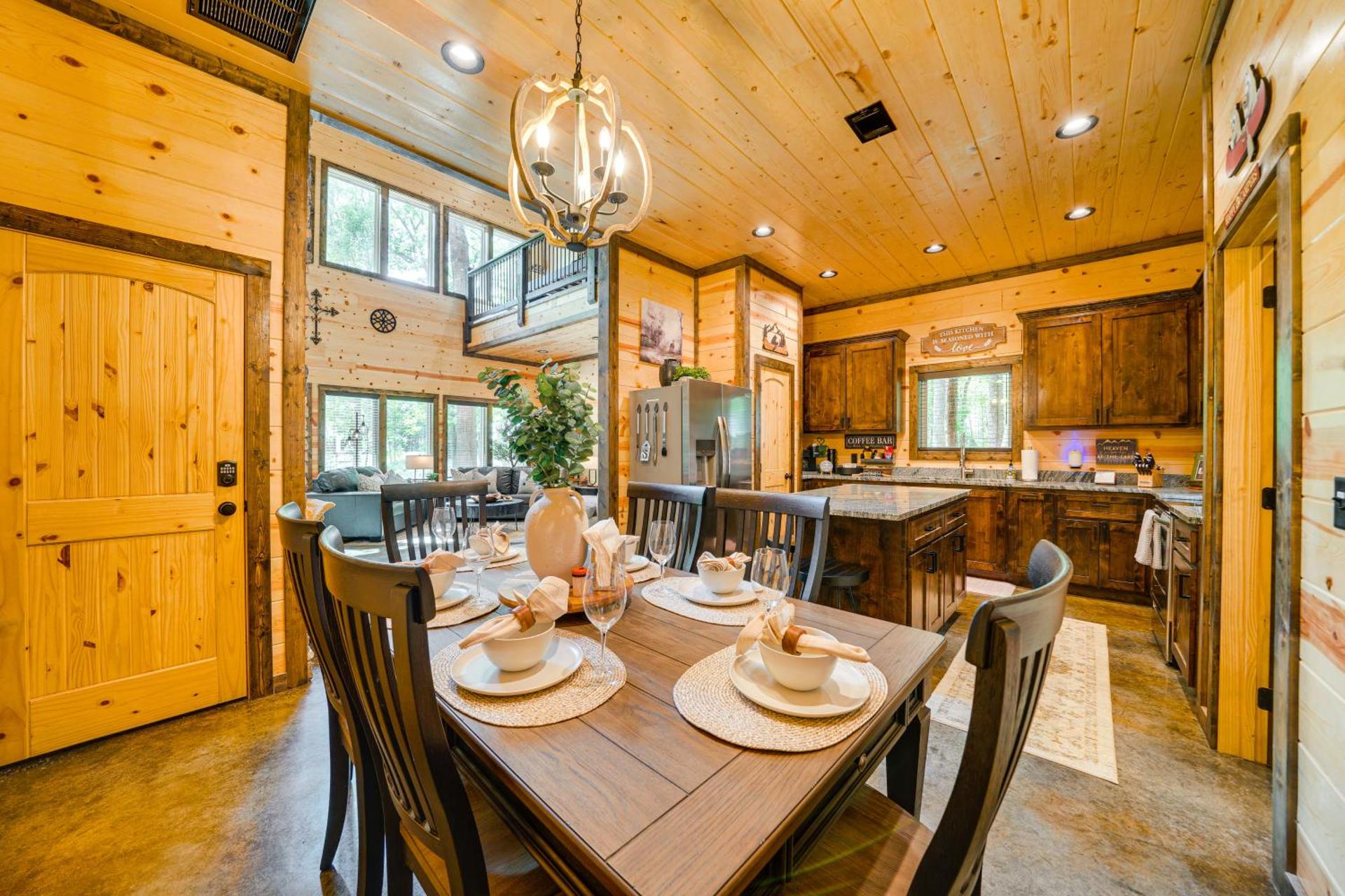 Broken Bow Cabin Near Choctaw Casino Hot Tub!