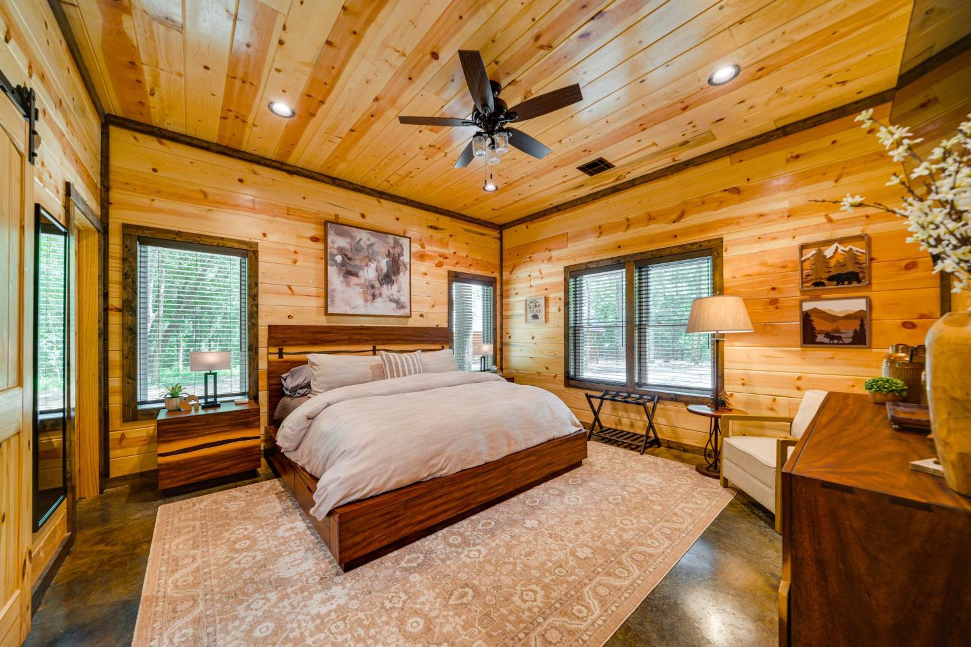 Broken Bow Cabin Near Choctaw Casino Hot Tub!