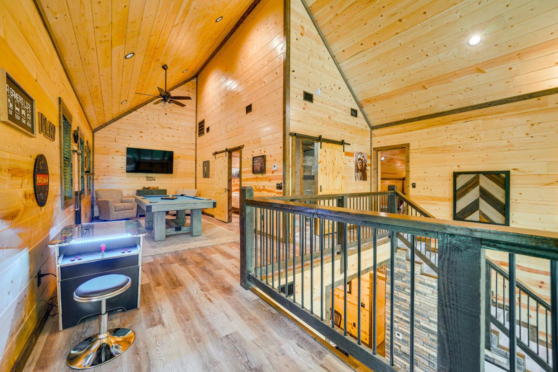 Broken Bow Cabin Near Choctaw Casino Hot Tub!