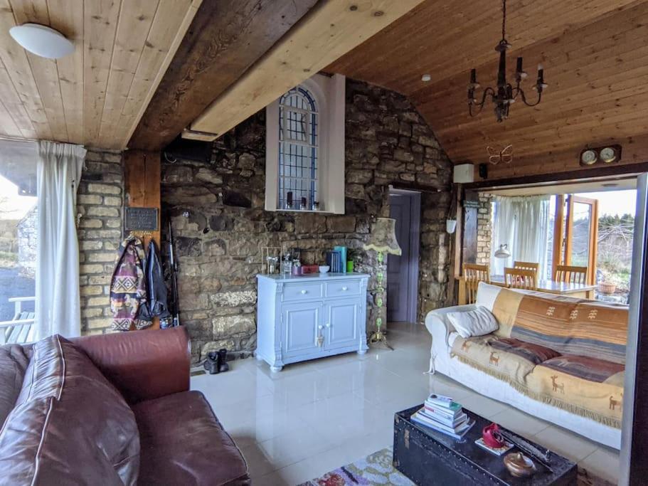 Secluded Private Cottage Hot-tub, Sauna & Fire-pit