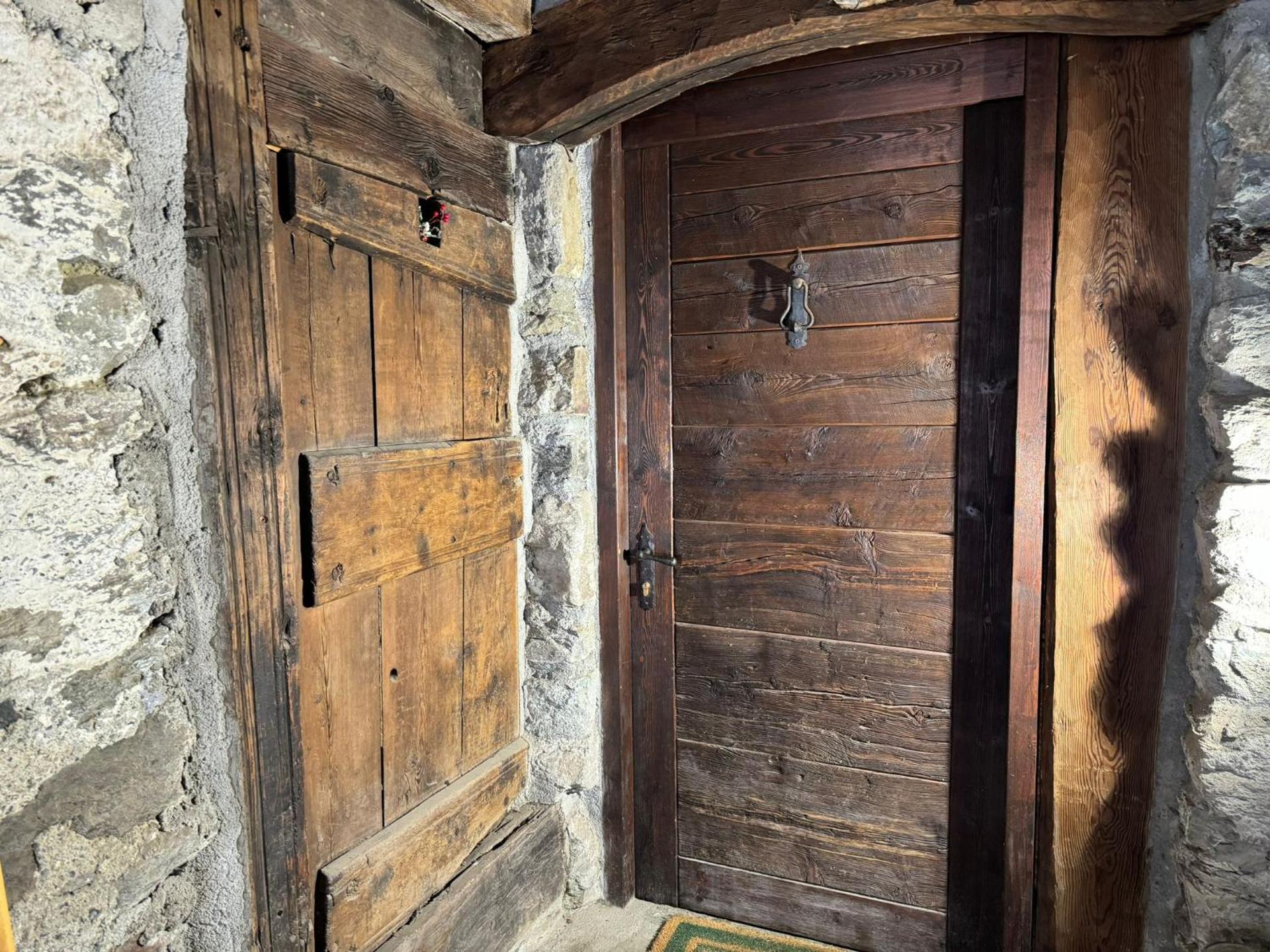 Abri des Cimes, dormire tra pietra e legno CIR 0124