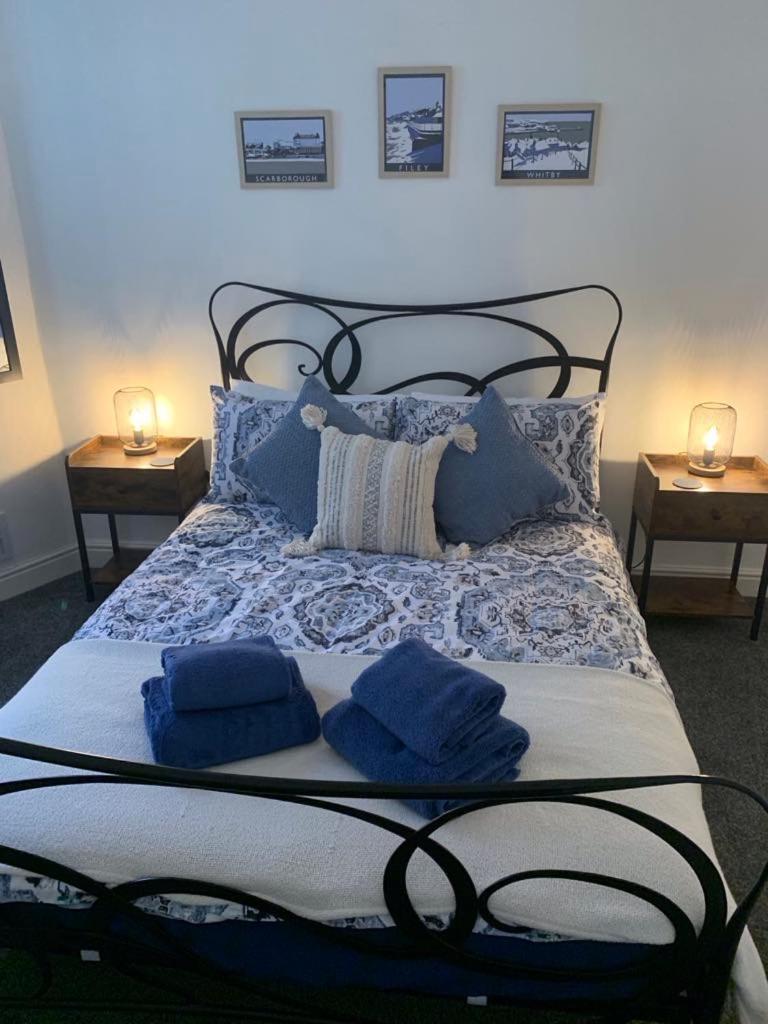 Lighthouse View - Amazing sea and beach view - Free Sky TV including Sports and Movies - Fast WIFI - Free Private Parking