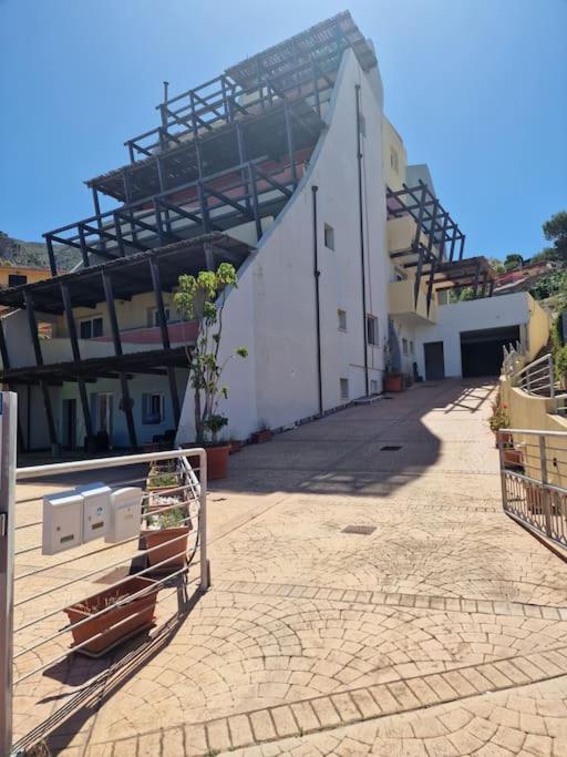 Corallo Bilocale Vista Collina