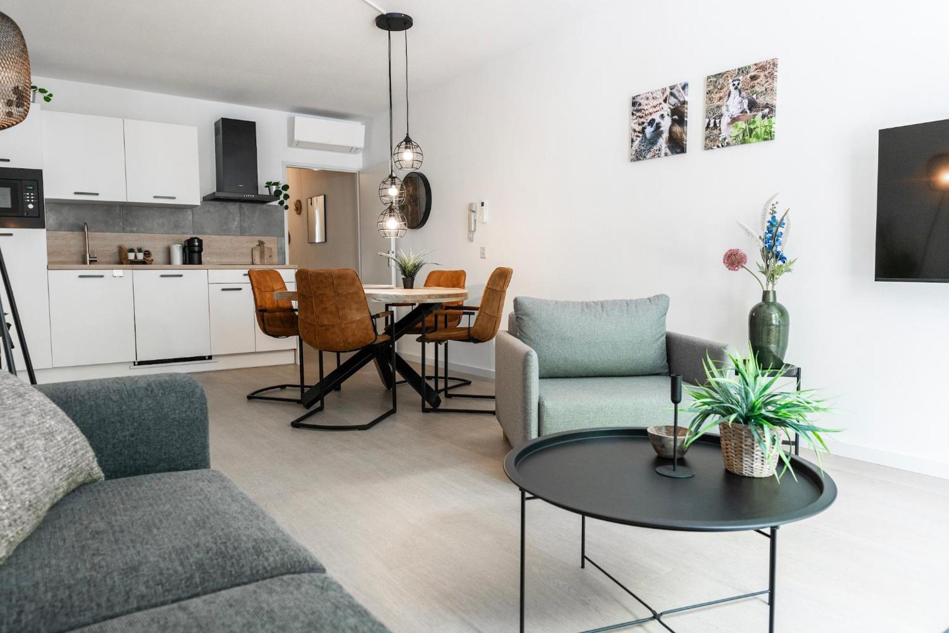 Prime Location apt w wifi & near poppodium 013