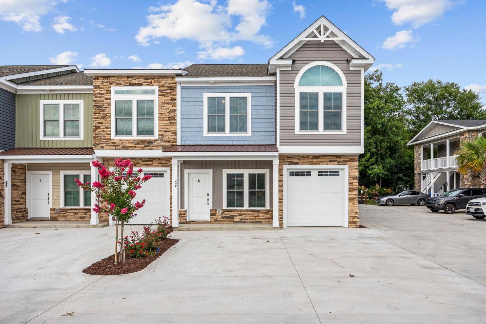 Pier View - Spacious Home Sleeps 8 - Pet Friendly