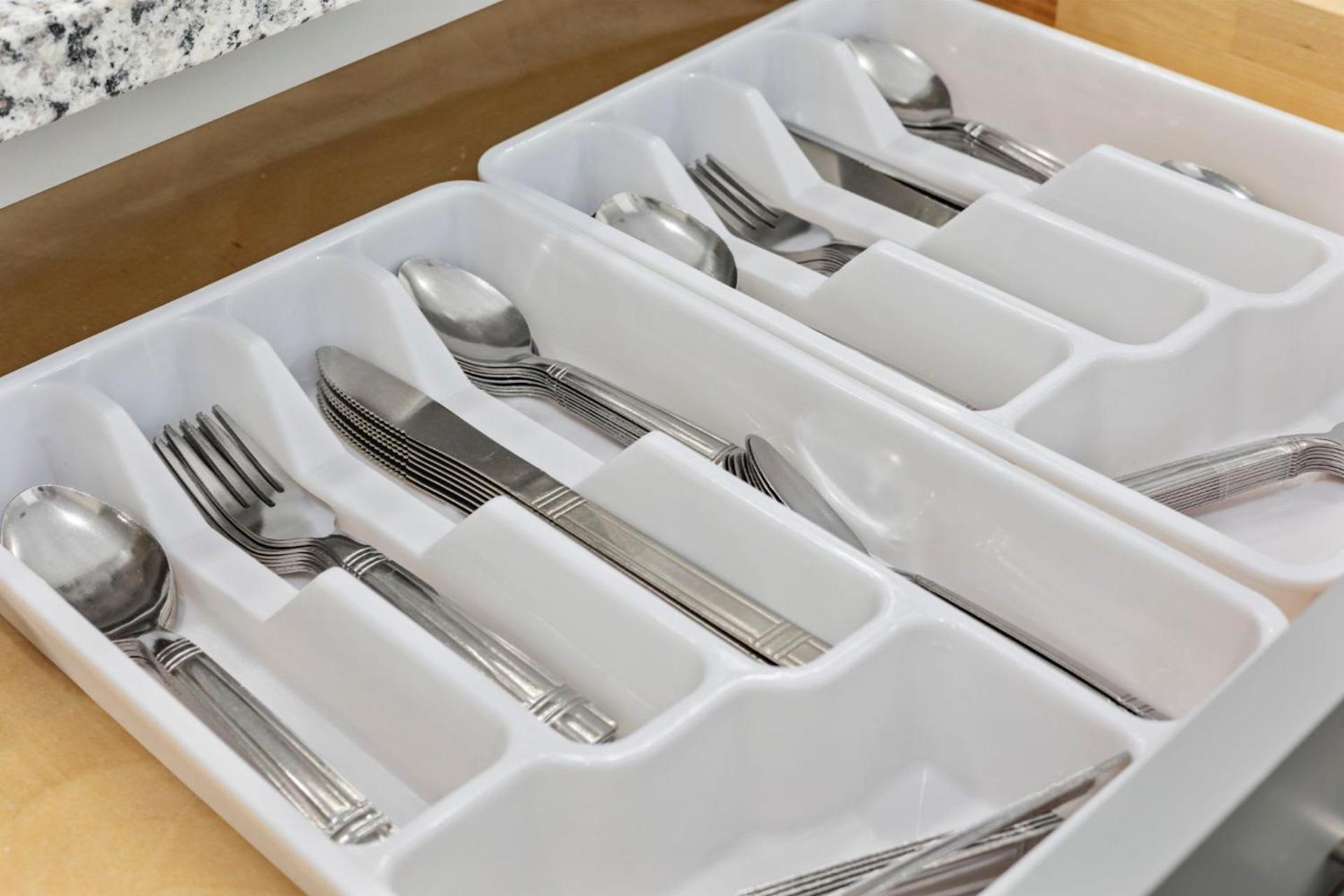 Pier View - Spacious Home Sleeps 8 - Pet Friendly