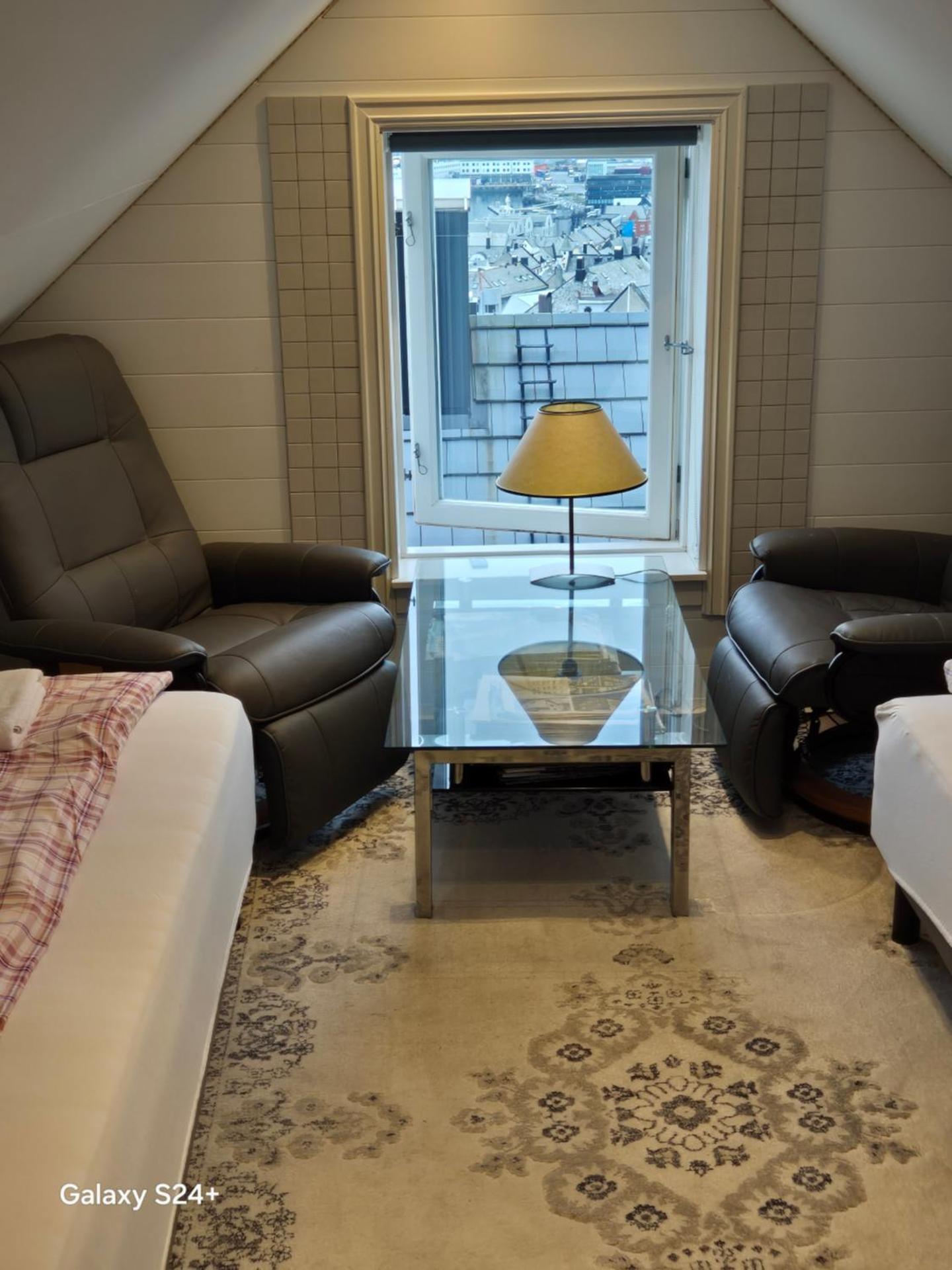 APARTAMENT - Duże mieszkanie w centrum Ålesund