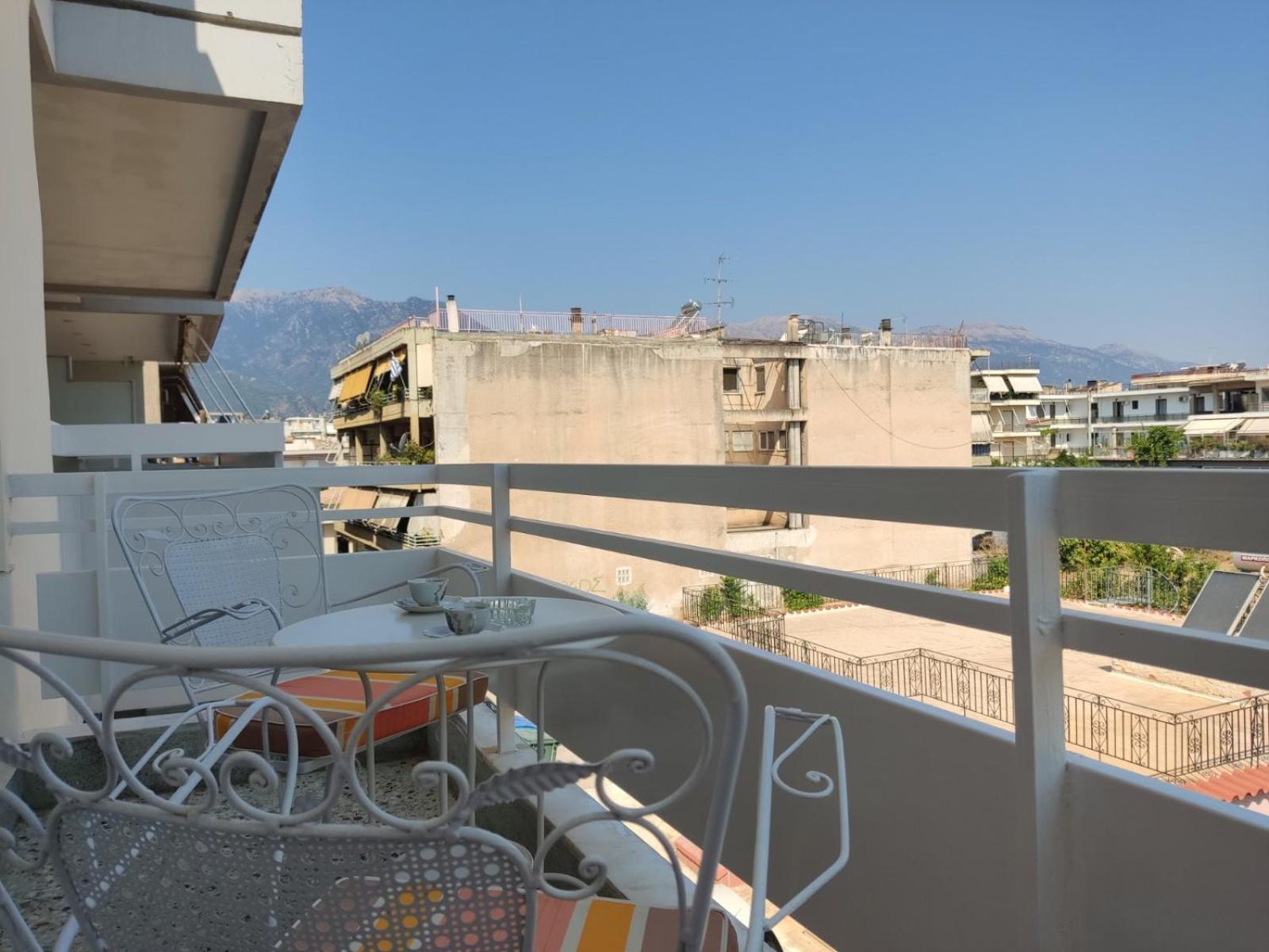 Los Laureles Relaxing Vintage Home