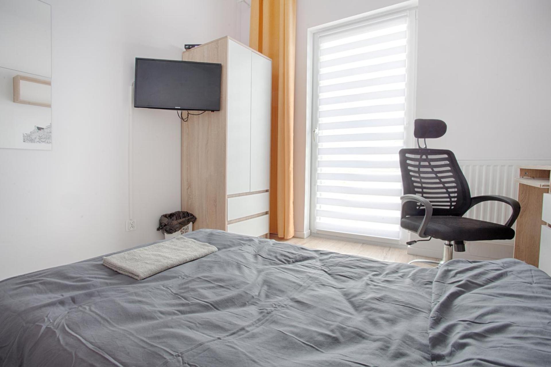 Lake&City - Komfortowe pokoje blisko Majaland, jeziora, lasu oraz serca Trójmiasta