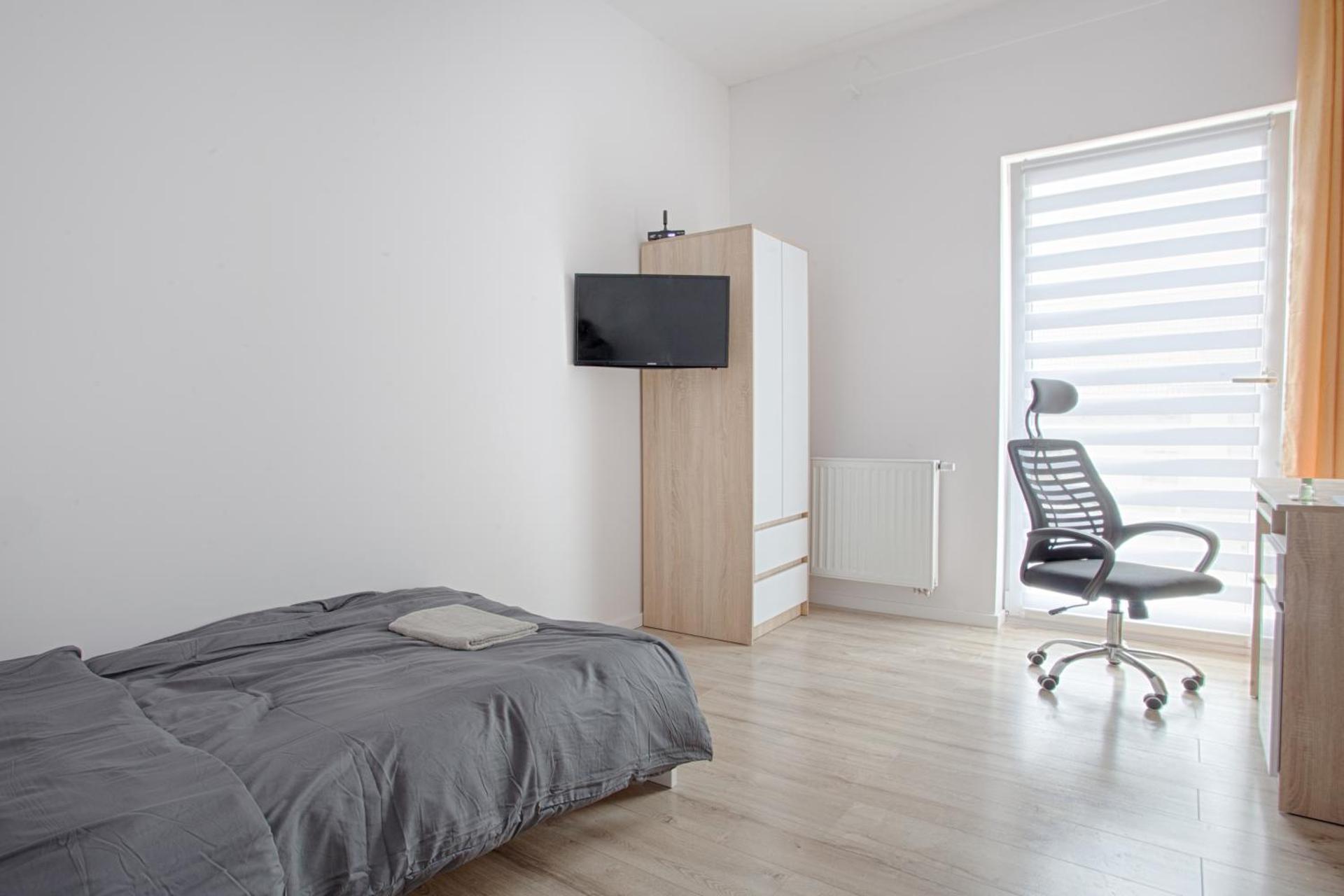 Lake&City - Komfortowe pokoje blisko Majaland, jeziora, lasu oraz serca Trójmiasta