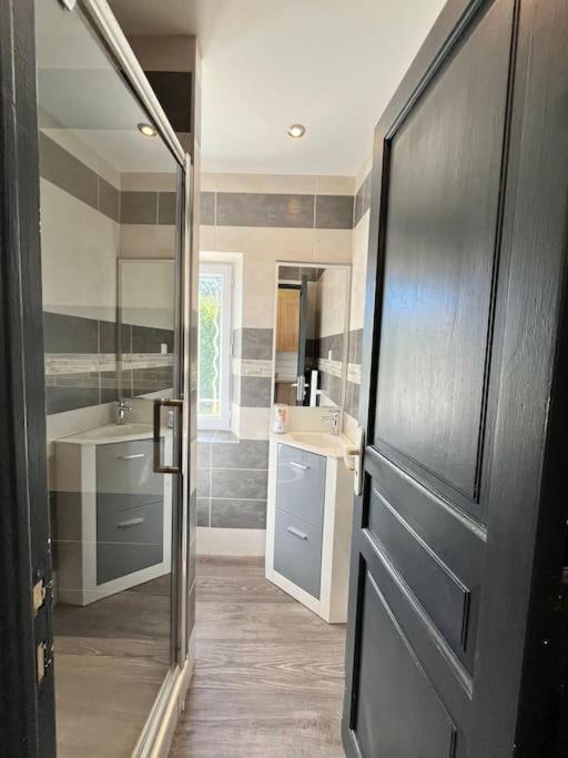 Studio lumineux avec belle vue