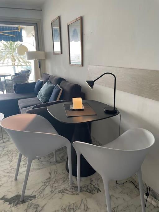 Appartement Antibes terrasse en front de mer