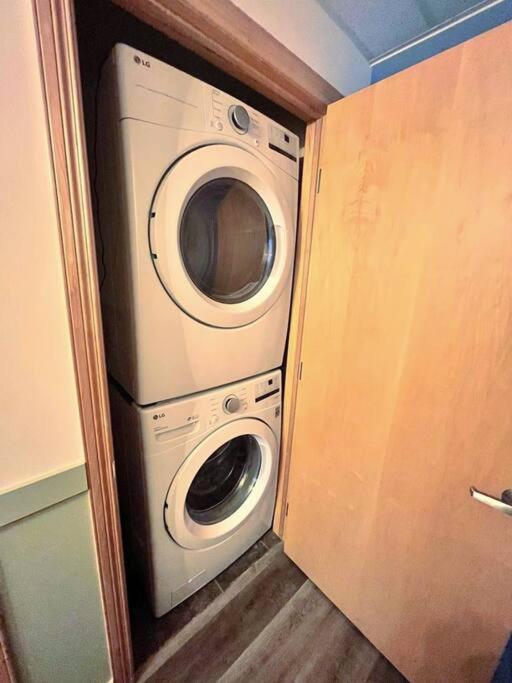 Three Peaks Getaway 2 bedrooms & 2 bath-sleeps 6