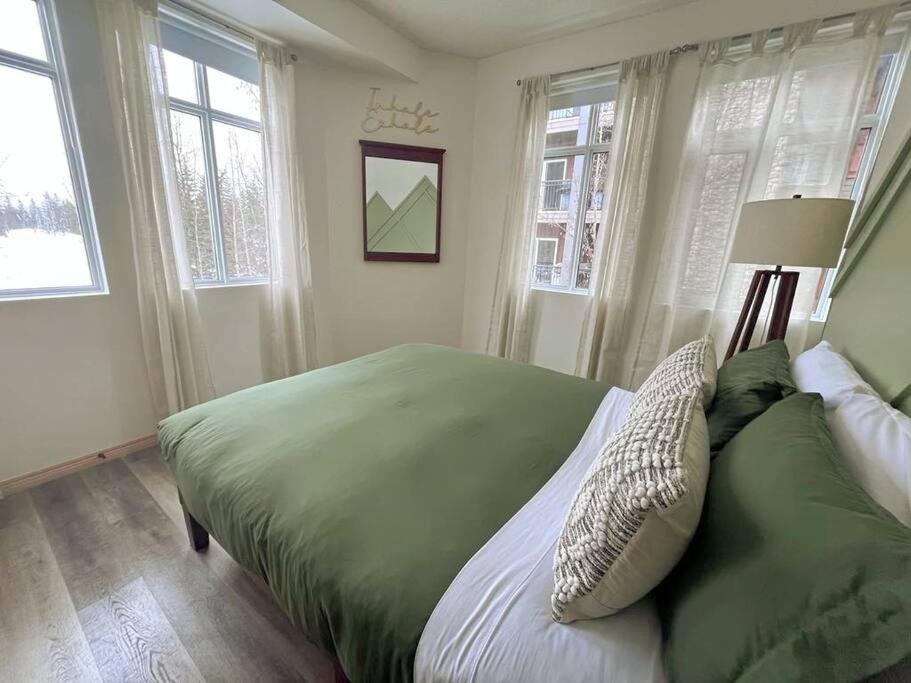 Three Peaks Getaway 2 bedrooms & 2 bath-sleeps 6