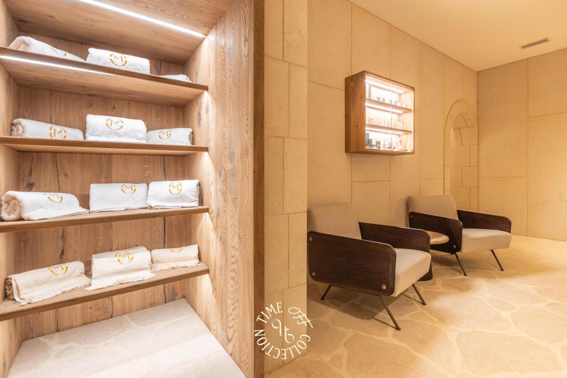 Domaine du Manouiyé by Time Off Collection