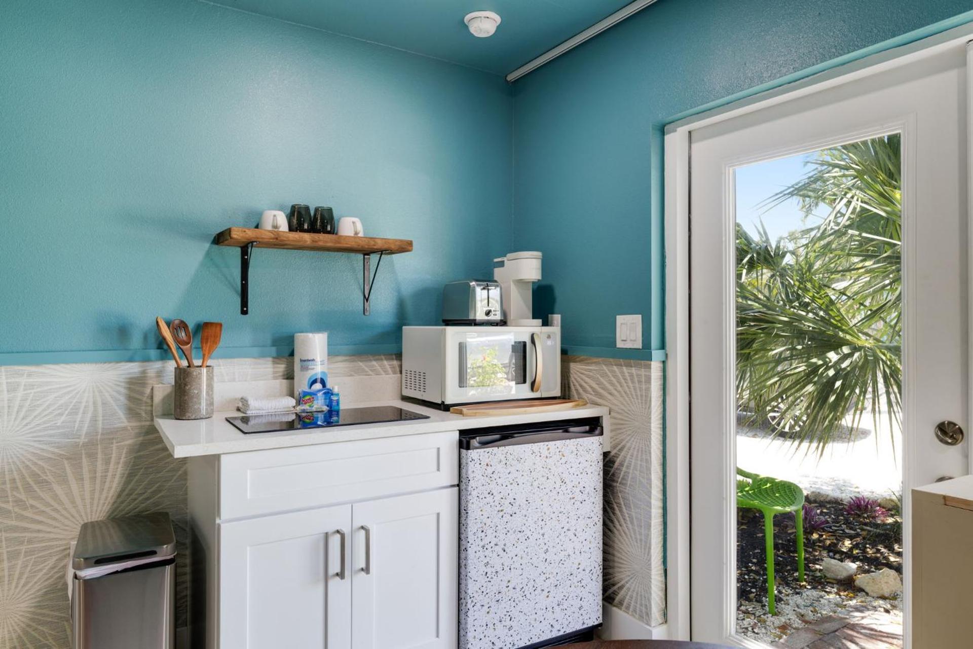 The Palm Frond - Upgraded Studio at PalmView of Sanibel with Bikes